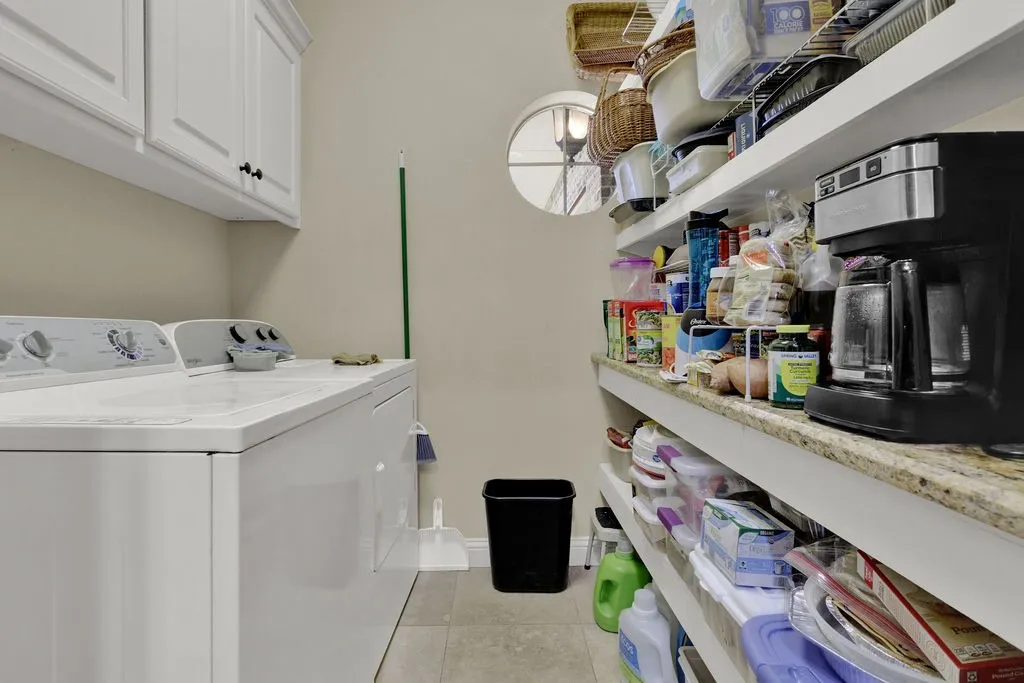 Single Family Residence For Sale in Smith County , 110 Timber Creek Court, Lindale, Texas 75771, 3 Bedrooms, 2 Bathrooms, 2 Garage spaces, 1,633 Sqft, built in 2010, Price $298,500, mls#21319448, Real Estate Agent in Lindale, Homes For Sale in Smith county, Homes For Sale in Lindale, Realtor in Lindale Texas, Real Estate Brokerage Independent Realty Texas, Luminita Cordes Realtor