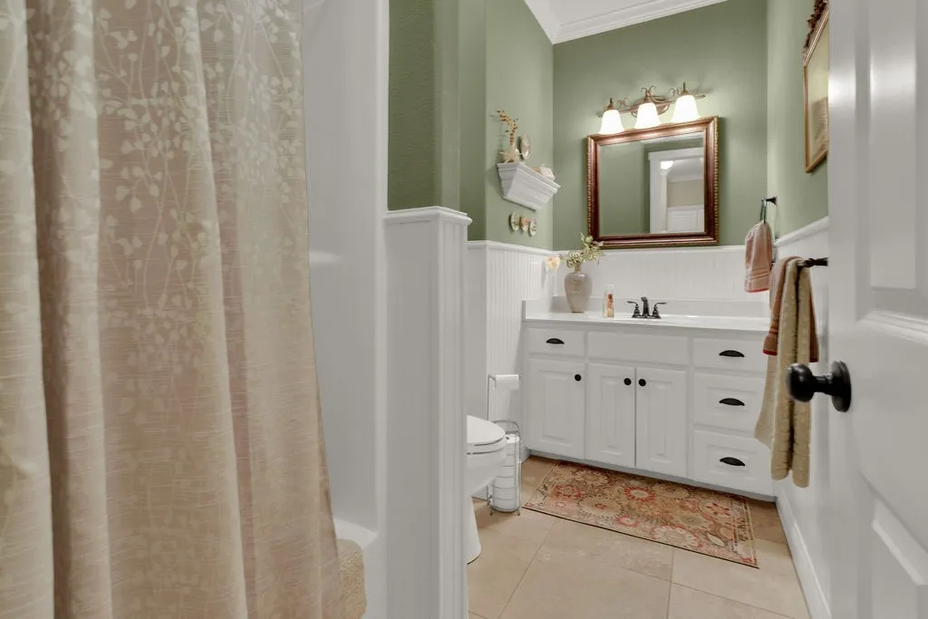 Single Family Residence For Sale in Smith County , 110 Timber Creek Court, Lindale, Texas 75771, 3 Bedrooms, 2 Bathrooms, 2 Garage spaces, 1,633 Sqft, built in 2010, Price $298,500, mls#21319448, Real Estate Agent in Lindale, Homes For Sale in Smith county, Homes For Sale in Lindale, Realtor in Lindale Texas, Real Estate Brokerage Independent Realty Texas, Luminita Cordes Realtor