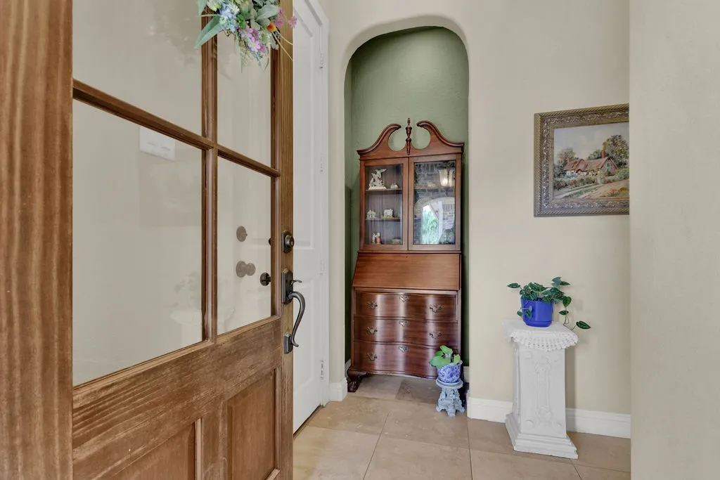 Single Family Residence For Sale in Smith County , 110 Timber Creek Court, Lindale, Texas 75771, 3 Bedrooms, 2 Bathrooms, 2 Garage spaces, 1,633 Sqft, built in 2010, Price $298,500, mls#21319448, Real Estate Agent in Lindale, Homes For Sale in Smith county, Homes For Sale in Lindale, Realtor in Lindale Texas, Real Estate Brokerage Independent Realty Texas, Luminita Cordes Realtor