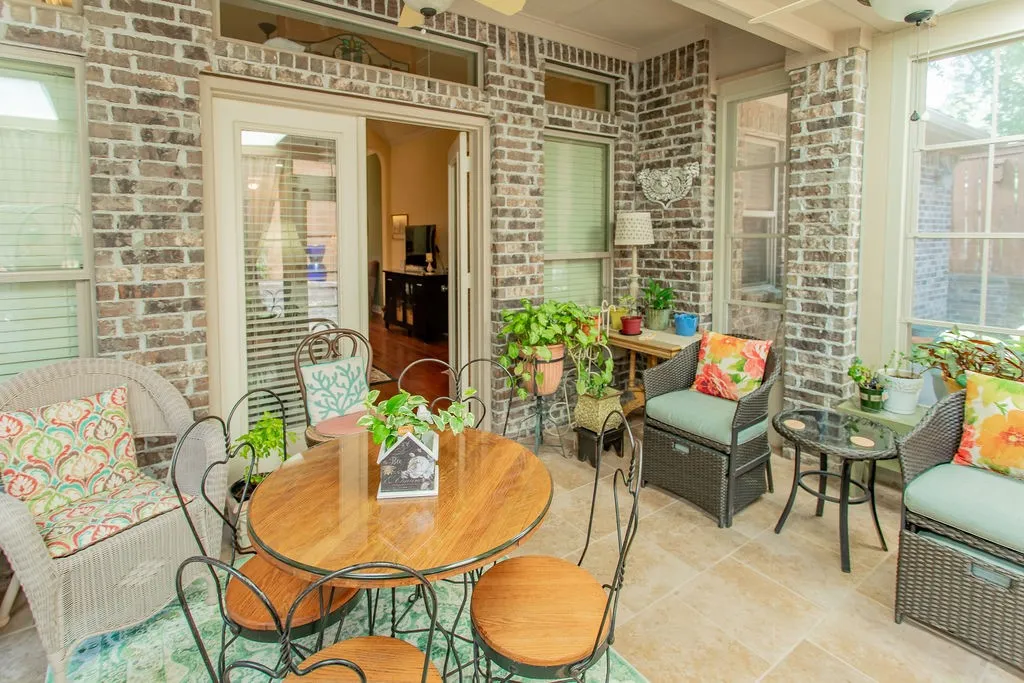 Single Family Residence For Sale in Smith County , 110 Timber Creek Court, Lindale, Texas 75771, 3 Bedrooms, 2 Bathrooms, 2 Garage spaces, 1,633 Sqft, built in 2010, Price $298,500, mls#21319448, Real Estate Agent in Lindale, Homes For Sale in Smith county, Homes For Sale in Lindale, Realtor in Lindale Texas, Real Estate Brokerage Independent Realty Texas, Luminita Cordes Realtor
