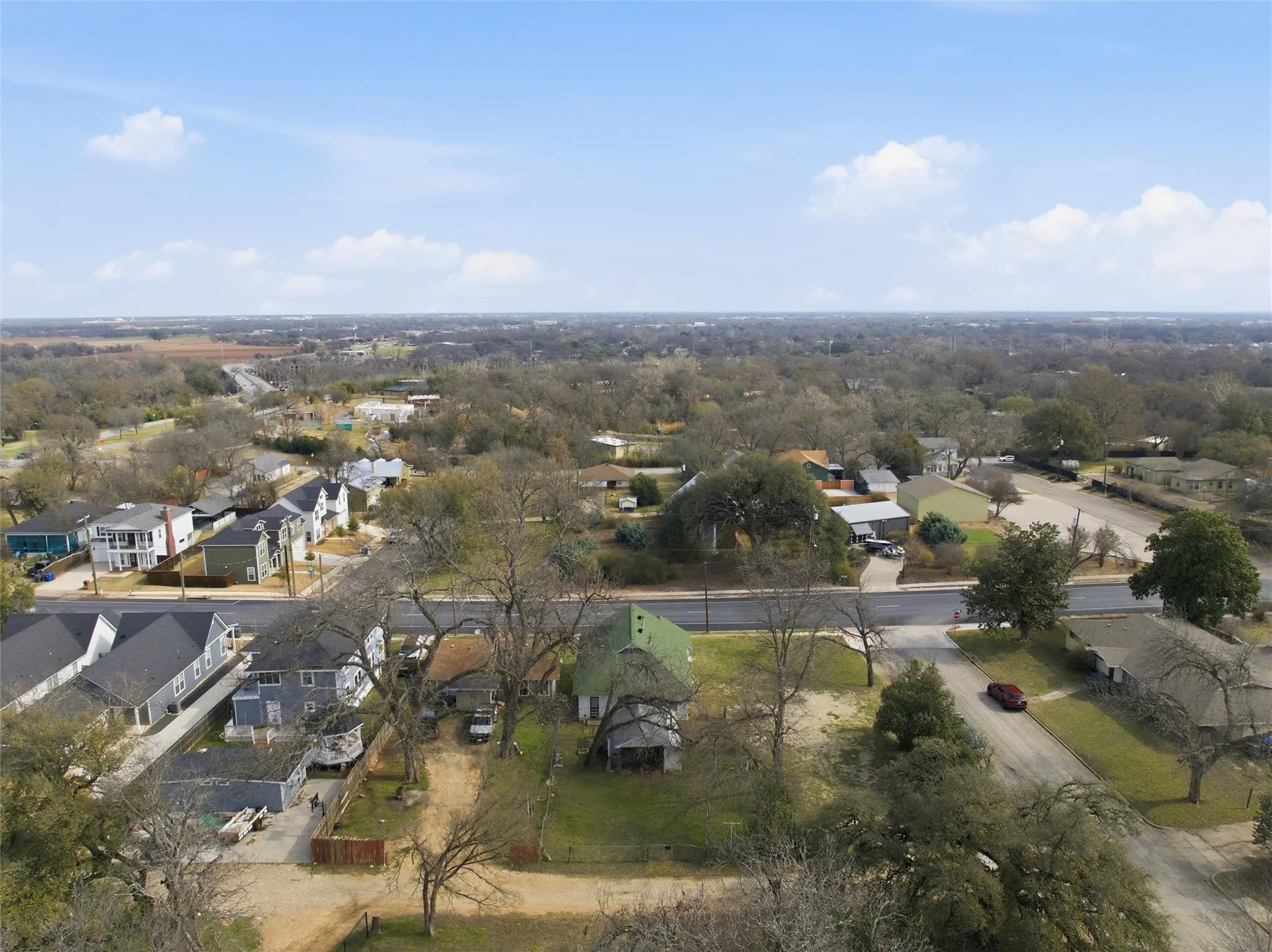 Single Family Residence For Sale in Mc Lennan County , 2012 N 5th Street, Waco, Texas 76708, 3 Bedroom, 2 Bathroom, Garage spaces, 1,402 Sqft, built in 1920, mls#21319132, Real Estate Agent in Waco, Homes For Sale in Mc Lennan county, Homes For Sale in Waco, Realtor in Waco Texas, Real Estate Brokerage Independent Realty Texas, Luminita Cordes Realtor