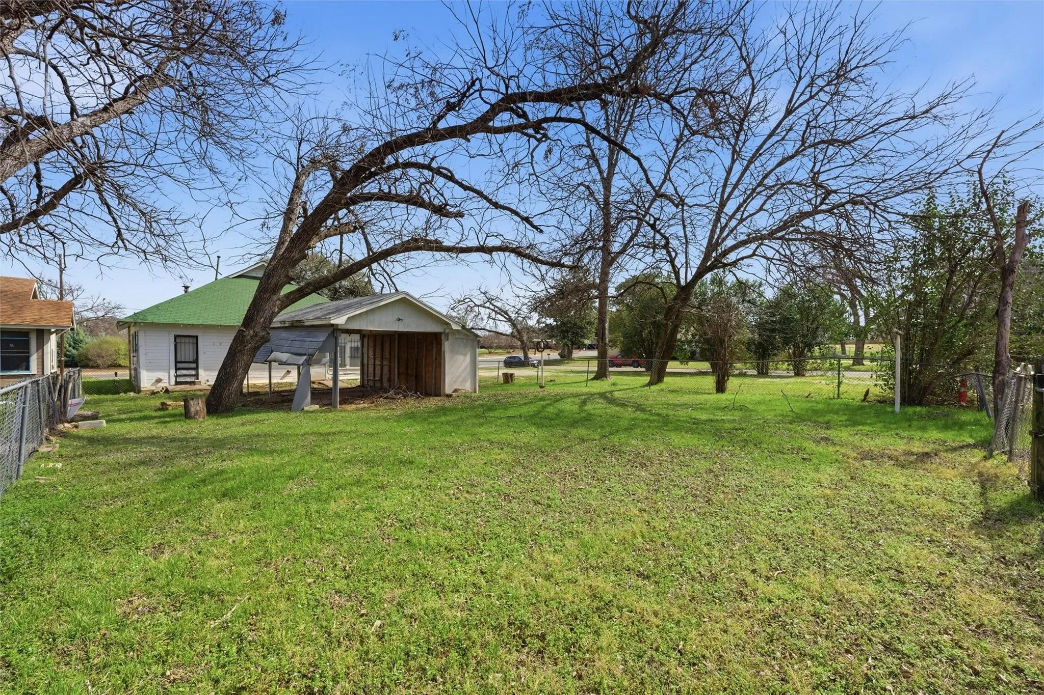 Single Family Residence For Sale in Mc Lennan County , 2012 N 5th Street, Waco, Texas 76708, 3 Bedroom, 2 Bathroom, Garage spaces, 1,402 Sqft, built in 1920, mls#21319132, Real Estate Agent in Waco, Homes For Sale in Mc Lennan county, Homes For Sale in Waco, Realtor in Waco Texas, Real Estate Brokerage Independent Realty Texas, Luminita Cordes Realtor