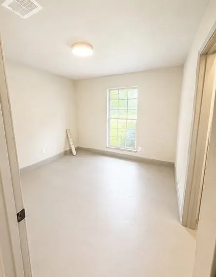 Single Family Residence For Rent in Van Zandt County , 206 N Main Street, Edgewood, Texas 75117, 3 Bedroom, 2 Bathroom, 3 Garage spaces, 1,636 Sqft, built in 1970, Price $1,950, mls#21319463, Real Estate Agent in Edgewood, Homes For Rent in Van Zandt county, Homes For Rent in Edgewood, Realtor in Edgewood Texas, Real Estate Brokerage Independent Realty Texas, Luminita Cordes Realtor
