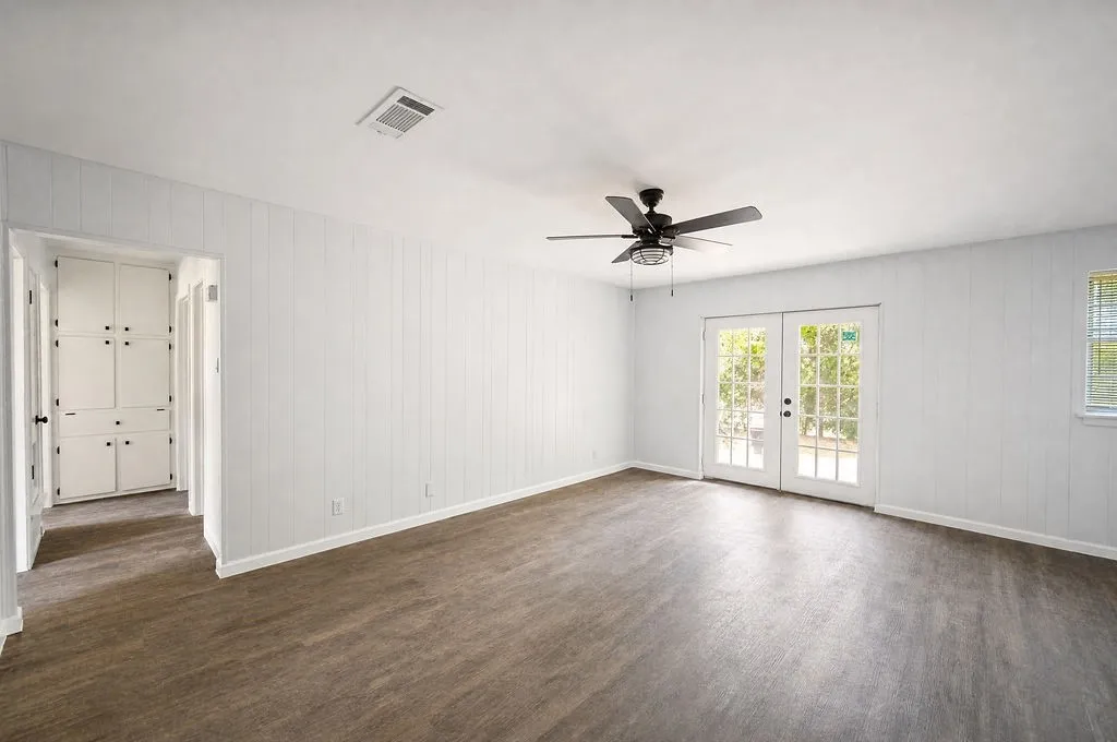 Single Family Residence For Sale in Tarrant County , 3856 Brambleton Place, Forest Hill, Texas 76119, 3 Bedroom, 2 Bathroom, 2 Garage spaces, 1,174 Sqft, built in 1972, mls#21318946, Real Estate Agent in Forest Hill, Homes For Sale in Tarrant county, Homes For Sale in Forest Hill, Realtor in Forest Hill Texas, Real Estate Brokerage Independent Realty Texas, Luminita Cordes Realtor