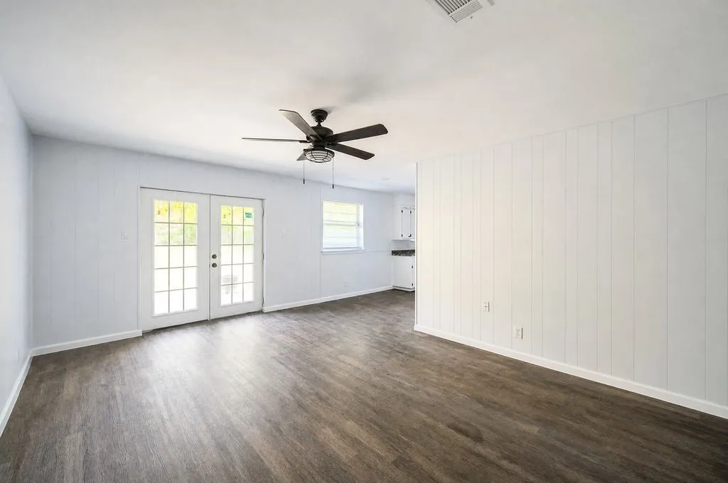 Single Family Residence For Sale in Tarrant County , 3856 Brambleton Place, Forest Hill, Texas 76119, 3 Bedroom, 2 Bathroom, 2 Garage spaces, 1,174 Sqft, built in 1972, mls#21318946, Real Estate Agent in Forest Hill, Homes For Sale in Tarrant county, Homes For Sale in Forest Hill, Realtor in Forest Hill Texas, Real Estate Brokerage Independent Realty Texas, Luminita Cordes Realtor