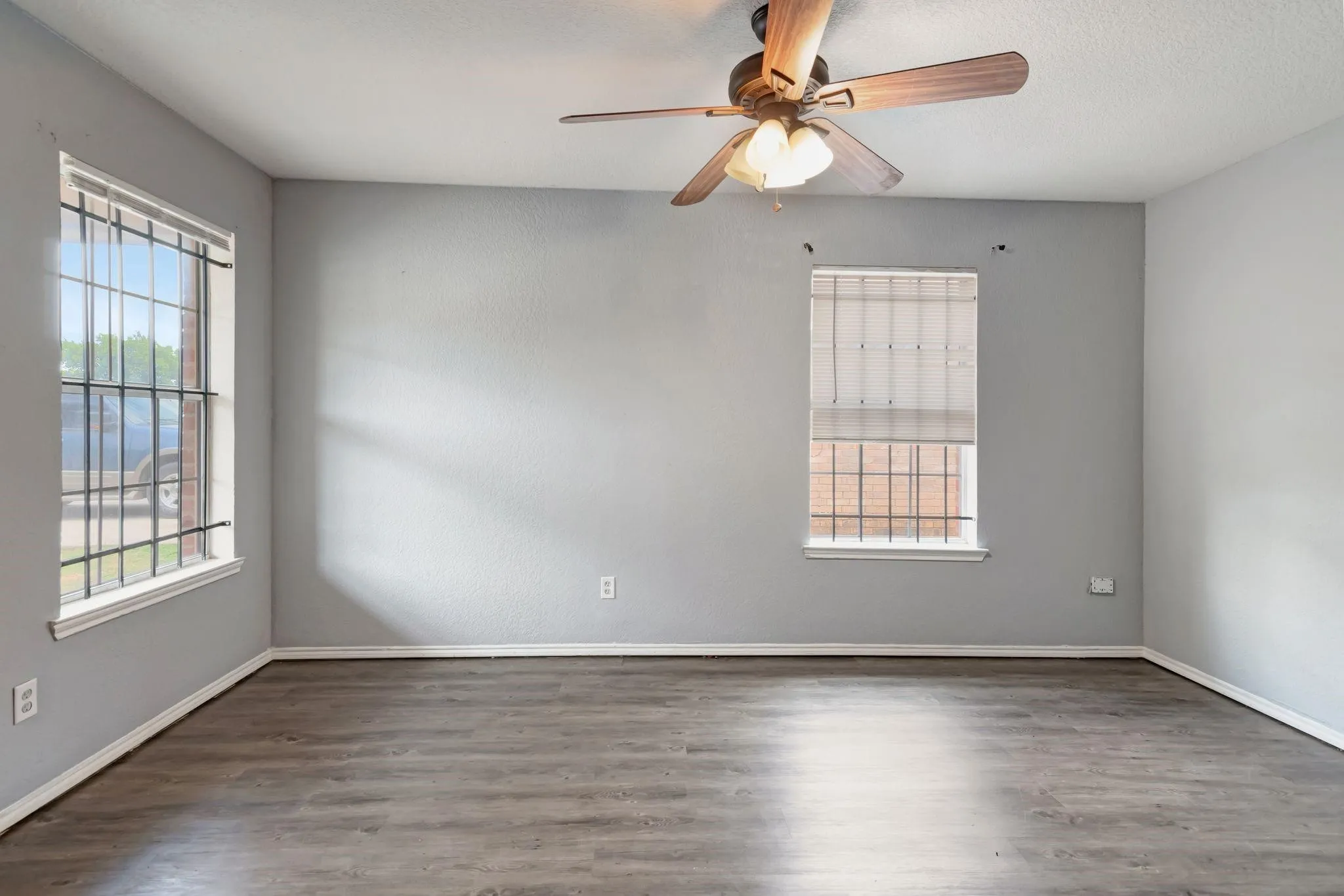 Duplex For Rent in Tarrant County , 1418 Mulkey Street, Fort Worth, Texas 76104, 3 Bedroom, 2 Bathroom, Garage spaces, 1,090 Sqft, built in 2005, mls#21319469, Real Estate Agent in Fort Worth, Homes For Rent in Tarrant county, Homes For Rent in Fort Worth, Realtor in Fort Worth Texas, Real Estate Brokerage Independent Realty Texas, Luminita Cordes Realtor