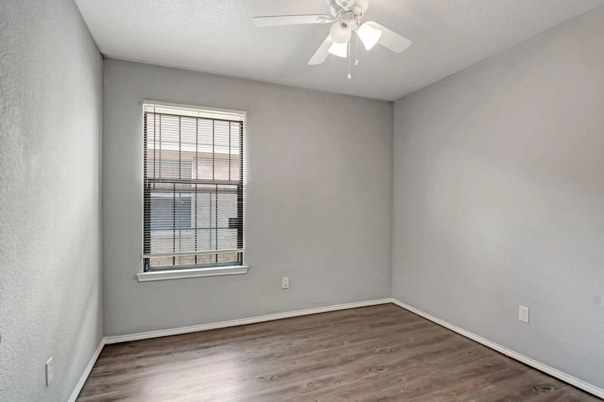 Duplex For Rent in Tarrant County , 1418 Mulkey Street, Fort Worth, Texas 76104, 3 Bedroom, 2 Bathroom, Garage spaces, 1,090 Sqft, built in 2005, mls#21319469, Real Estate Agent in Fort Worth, Homes For Rent in Tarrant county, Homes For Rent in Fort Worth, Realtor in Fort Worth Texas, Real Estate Brokerage Independent Realty Texas, Luminita Cordes Realtor