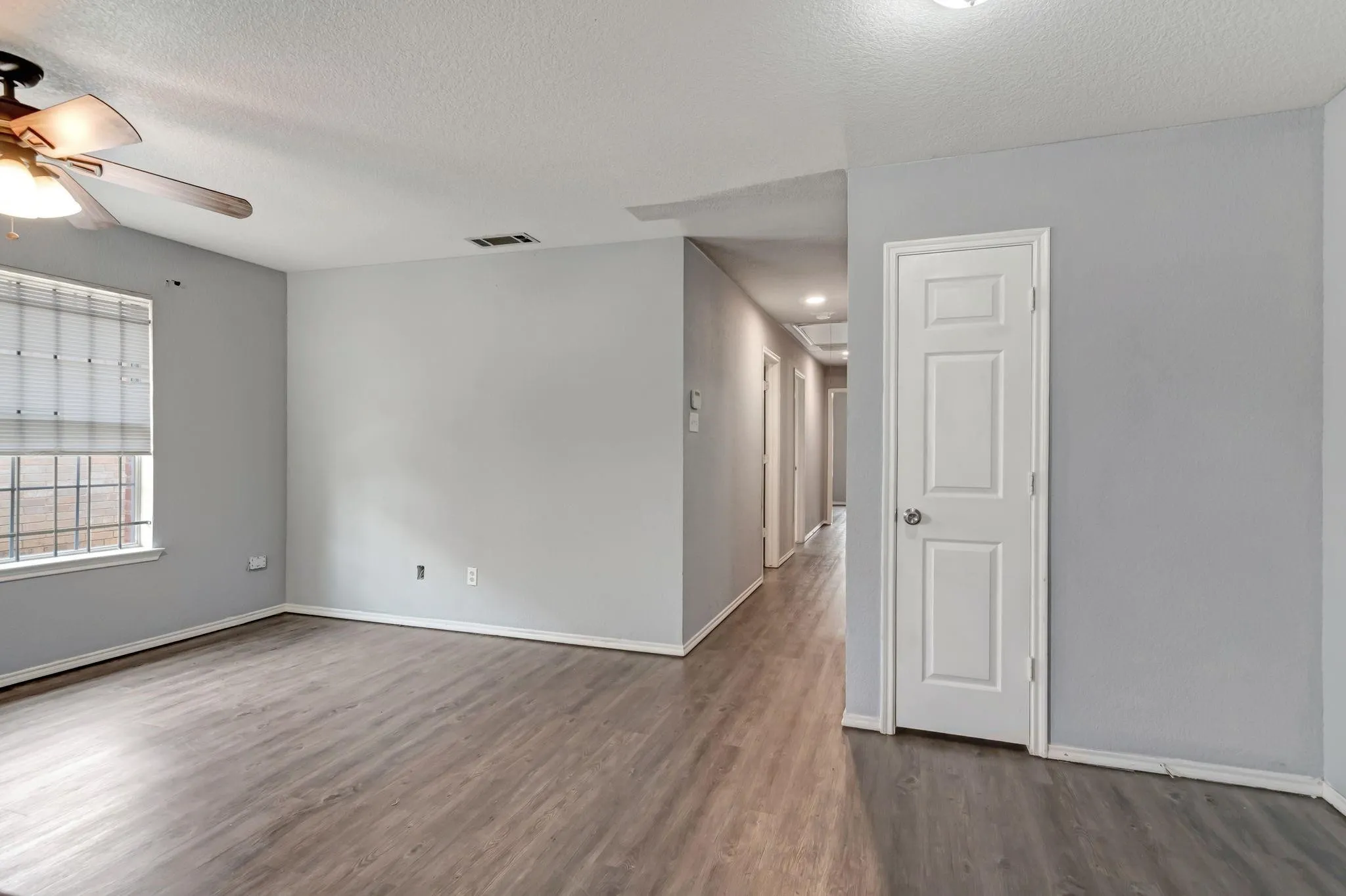 Duplex For Rent in Tarrant County , 1418 Mulkey Street, Fort Worth, Texas 76104, 3 Bedroom, 2 Bathroom, Garage spaces, 1,090 Sqft, built in 2005, mls#21319469, Real Estate Agent in Fort Worth, Homes For Rent in Tarrant county, Homes For Rent in Fort Worth, Realtor in Fort Worth Texas, Real Estate Brokerage Independent Realty Texas, Luminita Cordes Realtor