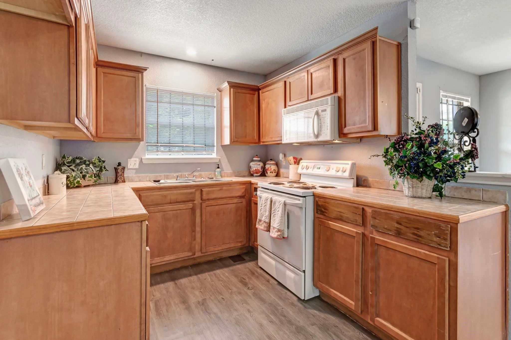 Duplex For Rent in Tarrant County , 1418 Mulkey Street, Fort Worth, Texas 76104, 3 Bedroom, 2 Bathroom, Garage spaces, 1,090 Sqft, built in 2005, mls#21319469, Real Estate Agent in Fort Worth, Homes For Rent in Tarrant county, Homes For Rent in Fort Worth, Realtor in Fort Worth Texas, Real Estate Brokerage Independent Realty Texas, Luminita Cordes Realtor
