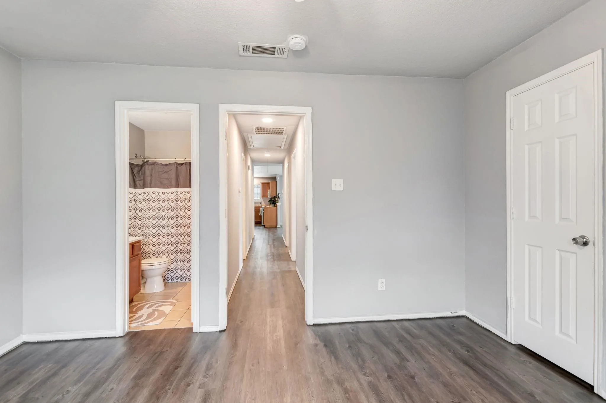 Duplex For Rent in Tarrant County , 1418 Mulkey Street, Fort Worth, Texas 76104, 3 Bedroom, 2 Bathroom, Garage spaces, 1,090 Sqft, built in 2005, mls#21319469, Real Estate Agent in Fort Worth, Homes For Rent in Tarrant county, Homes For Rent in Fort Worth, Realtor in Fort Worth Texas, Real Estate Brokerage Independent Realty Texas, Luminita Cordes Realtor