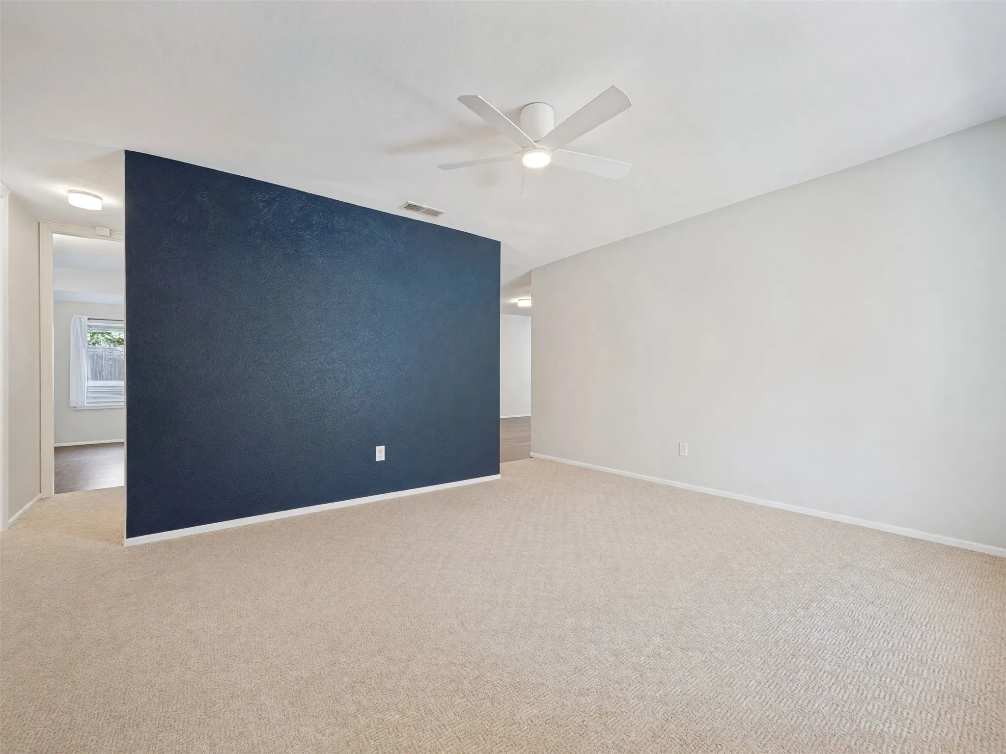 Single Family Residence For Rent in Dallas County , 3032 Hollandale Lane, Farmers Branch, Texas 75234, 3 Bedroom, 2 Bathroom, 2 Garage spaces, 1,735 Sqft, built in 1962, mls#21310913, Real Estate Agent in Farmers Branch, Homes For Rent in Dallas county, Homes For Rent in Farmers Branch, Realtor in Farmers Branch Texas, Real Estate Brokerage Independent Realty Texas, Luminita Cordes Realtor