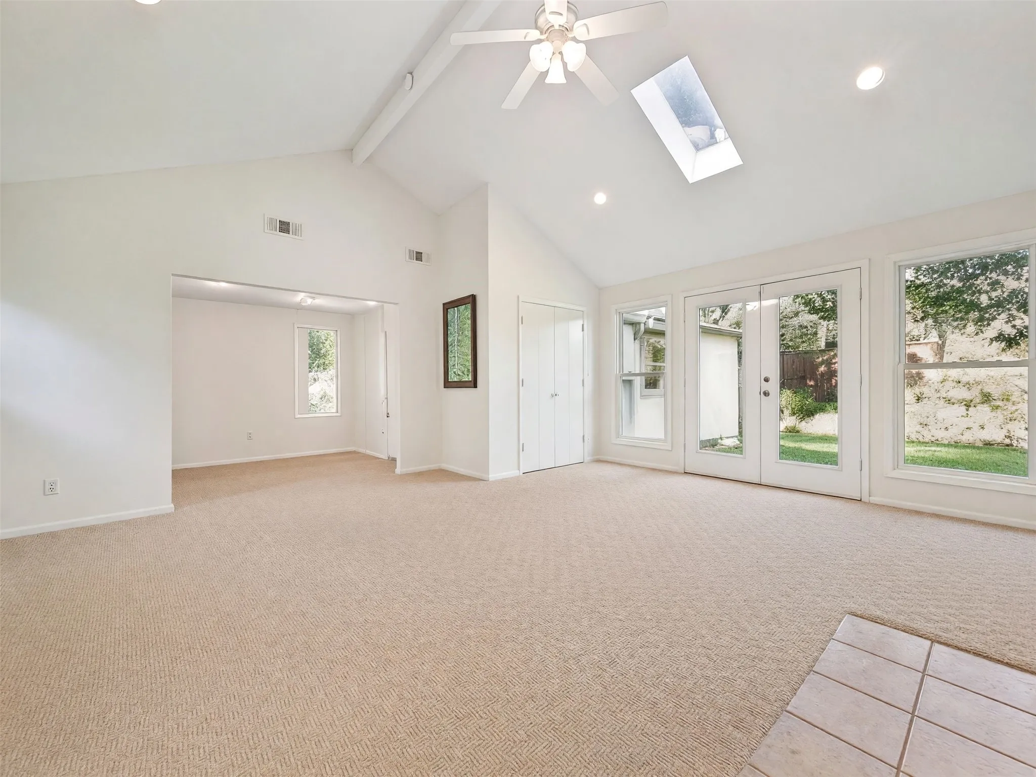 Single Family Residence For Rent in Dallas County , 3032 Hollandale Lane, Farmers Branch, Texas 75234, 3 Bedroom, 2 Bathroom, 2 Garage spaces, 1,735 Sqft, built in 1962, mls#21310913, Real Estate Agent in Farmers Branch, Homes For Rent in Dallas county, Homes For Rent in Farmers Branch, Realtor in Farmers Branch Texas, Real Estate Brokerage Independent Realty Texas, Luminita Cordes Realtor