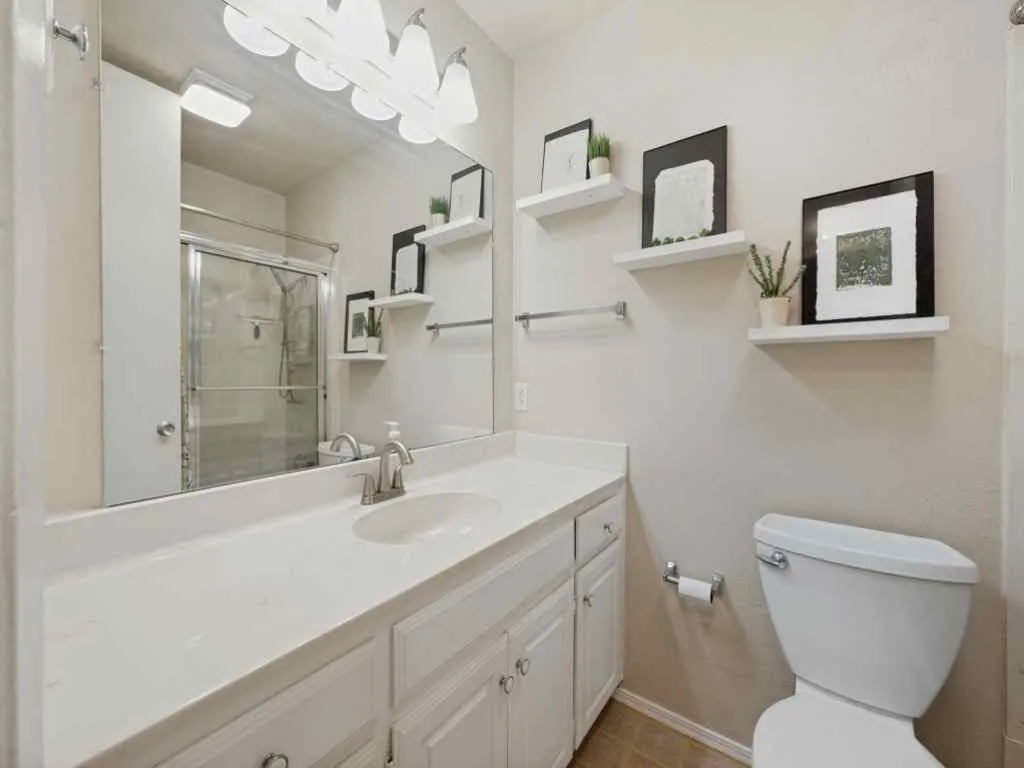 Single Family Residence For Rent in Dallas County , 3032 Hollandale Lane, Farmers Branch, Texas 75234, 3 Bedroom, 2 Bathroom, 2 Garage spaces, 1,735 Sqft, built in 1962, mls#21310913, Real Estate Agent in Farmers Branch, Homes For Rent in Dallas county, Homes For Rent in Farmers Branch, Realtor in Farmers Branch Texas, Real Estate Brokerage Independent Realty Texas, Luminita Cordes Realtor