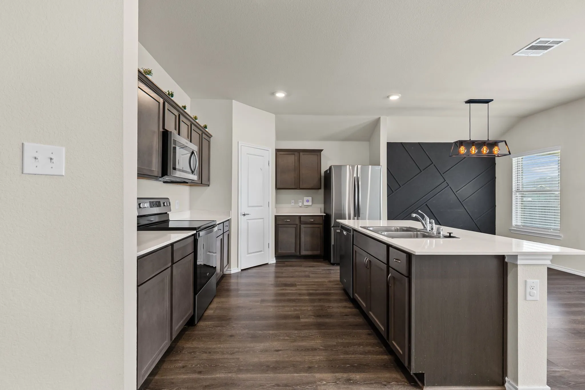 Single Family Residence For Sale in Hunt County , 122 Admiral Lane, Caddo Mills, Texas 75135, 4 Bedrooms, 2 Bathrooms, 2 Garage spaces, 1,575 Sqft, built in 2022, Price $245,000, mls#21317421, Real Estate Agent in Caddo Mills, Homes For Sale in Hunt county, Homes For Sale in Caddo Mills, Realtor in Caddo Mills Texas, Real Estate Brokerage Independent Realty Texas, Luminita Cordes Realtor