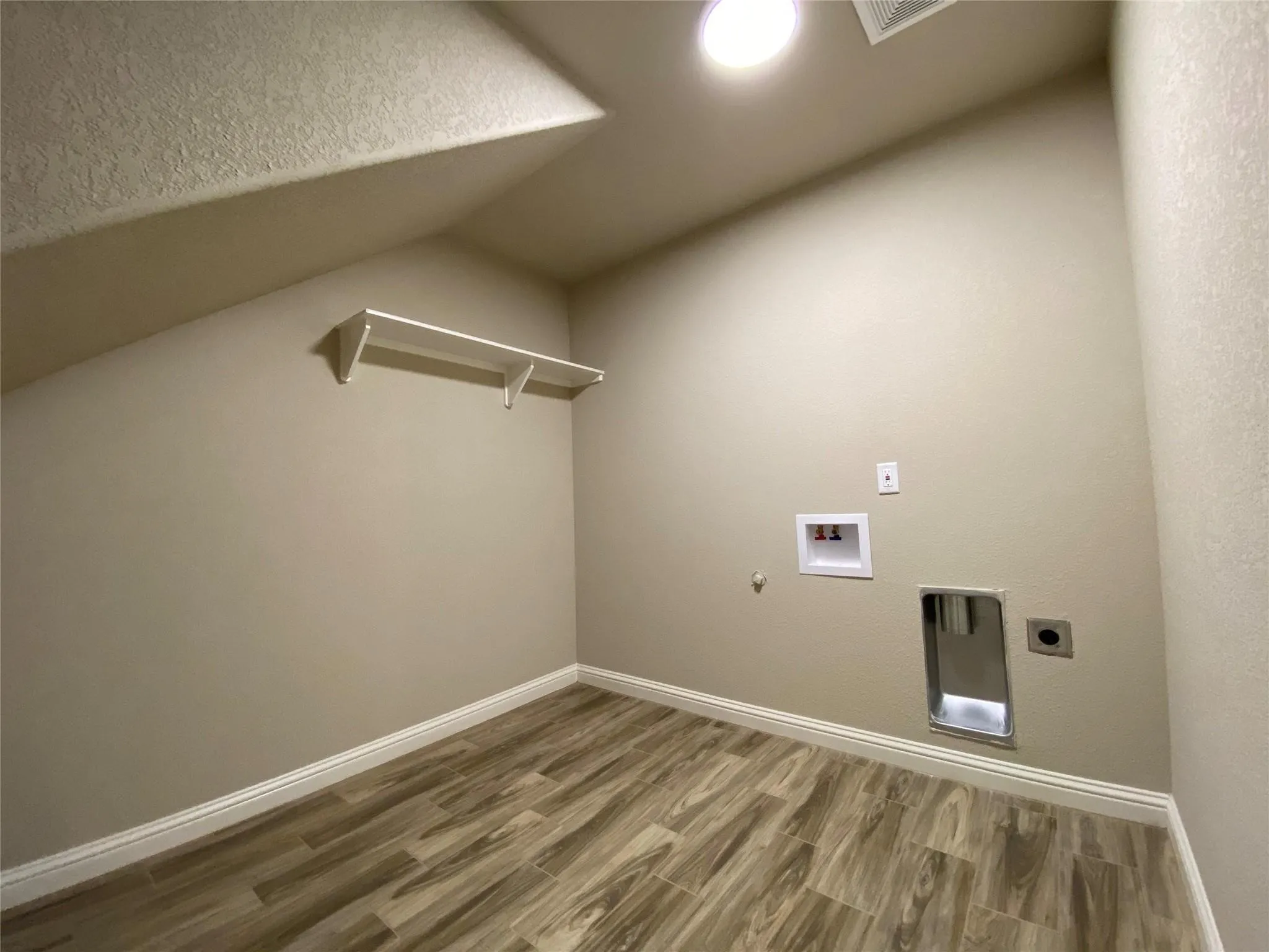 Duplex For Rent in Hood County , 802 Rolling Terrace Circle, Granbury, Texas 76049, 3 Bedroom, 2 Bathroom, 2 Garage spaces, 1,665 Sqft, built in 2020, mls#21317114, Real Estate Agent in Granbury, Homes For Rent in Hood county, Homes For Rent in Granbury, Realtor in Granbury Texas, Real Estate Brokerage Independent Realty Texas, Luminita Cordes Realtor