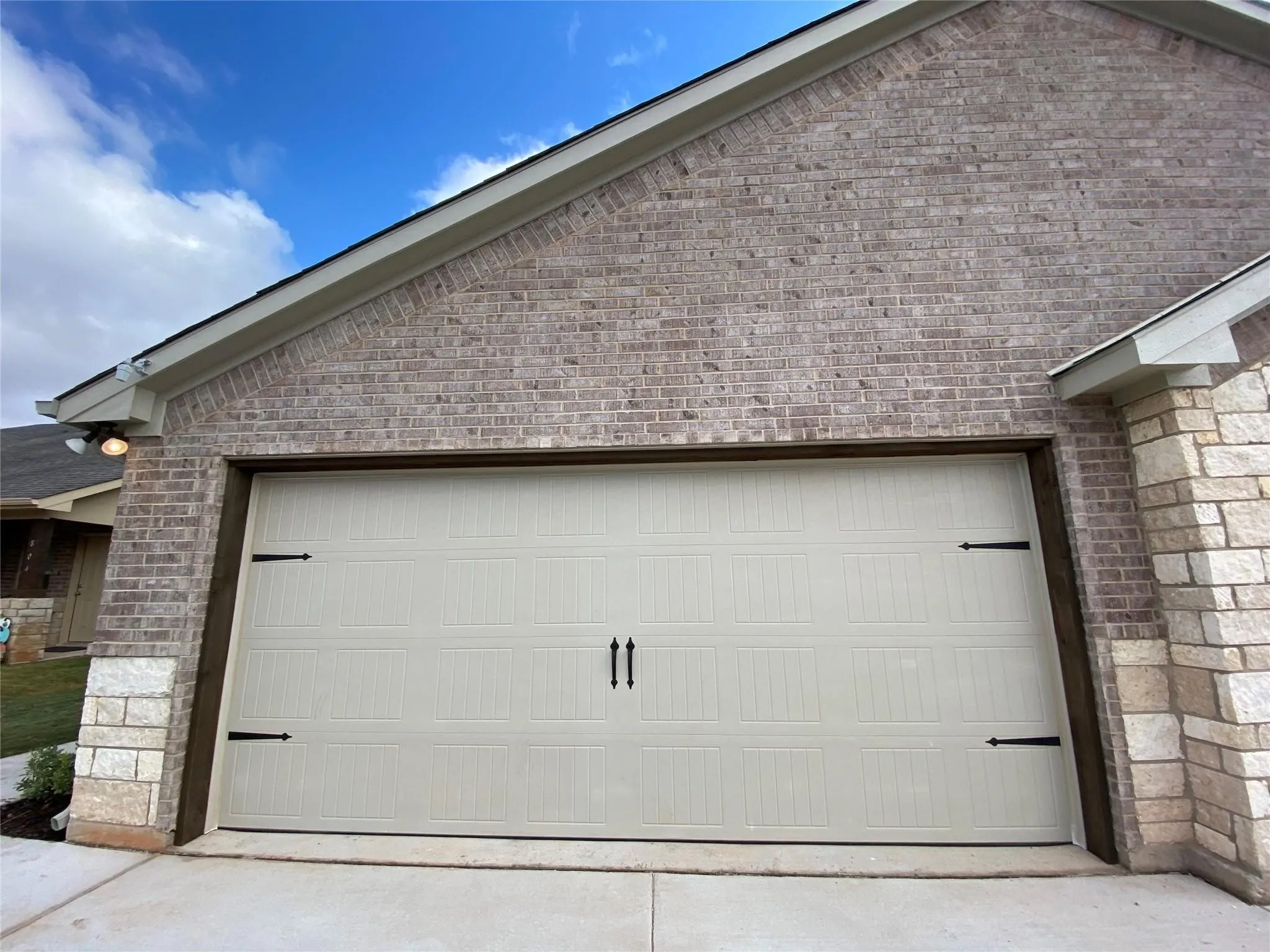 Duplex For Rent in Hood County , 802 Rolling Terrace Circle, Granbury, Texas 76049, 3 Bedroom, 2 Bathroom, 2 Garage spaces, 1,665 Sqft, built in 2020, mls#21317114, Real Estate Agent in Granbury, Homes For Rent in Hood county, Homes For Rent in Granbury, Realtor in Granbury Texas, Real Estate Brokerage Independent Realty Texas, Luminita Cordes Realtor
