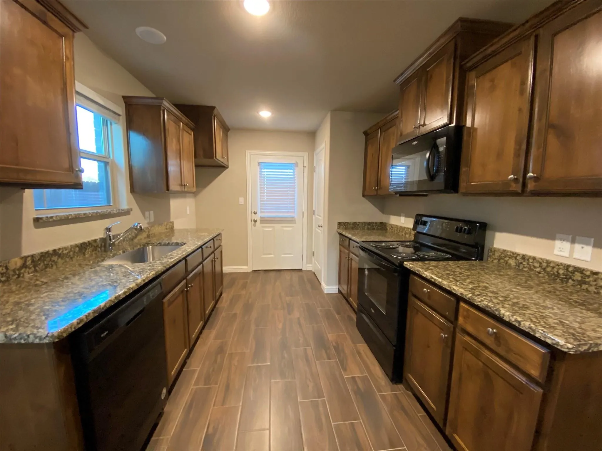 Duplex For Rent in Hood County , 802 Rolling Terrace Circle, Granbury, Texas 76049, 3 Bedroom, 2 Bathroom, 2 Garage spaces, 1,665 Sqft, built in 2020, mls#21317114, Real Estate Agent in Granbury, Homes For Rent in Hood county, Homes For Rent in Granbury, Realtor in Granbury Texas, Real Estate Brokerage Independent Realty Texas, Luminita Cordes Realtor