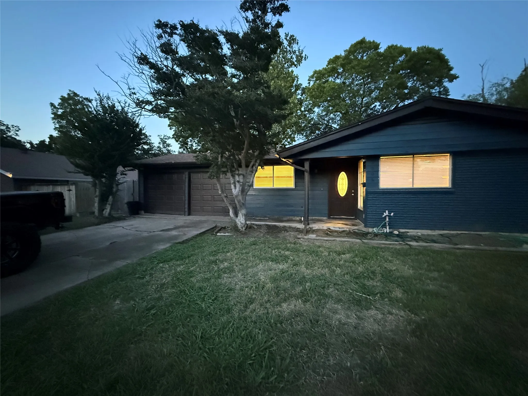 Single Family Residence For Rent in Dallas County , 3508 Foxcroft Street, Irving, Texas 75062, 4 Bedroom, 2 Bathroom, 2 Garage spaces, 1,534 Sqft, built in 1959, mls#21319491, Real Estate Agent in Irving, Homes For Rent in Dallas county, Homes For Rent in Irving, Realtor in Irving Texas, Real Estate Brokerage Independent Realty Texas, Luminita Cordes Realtor