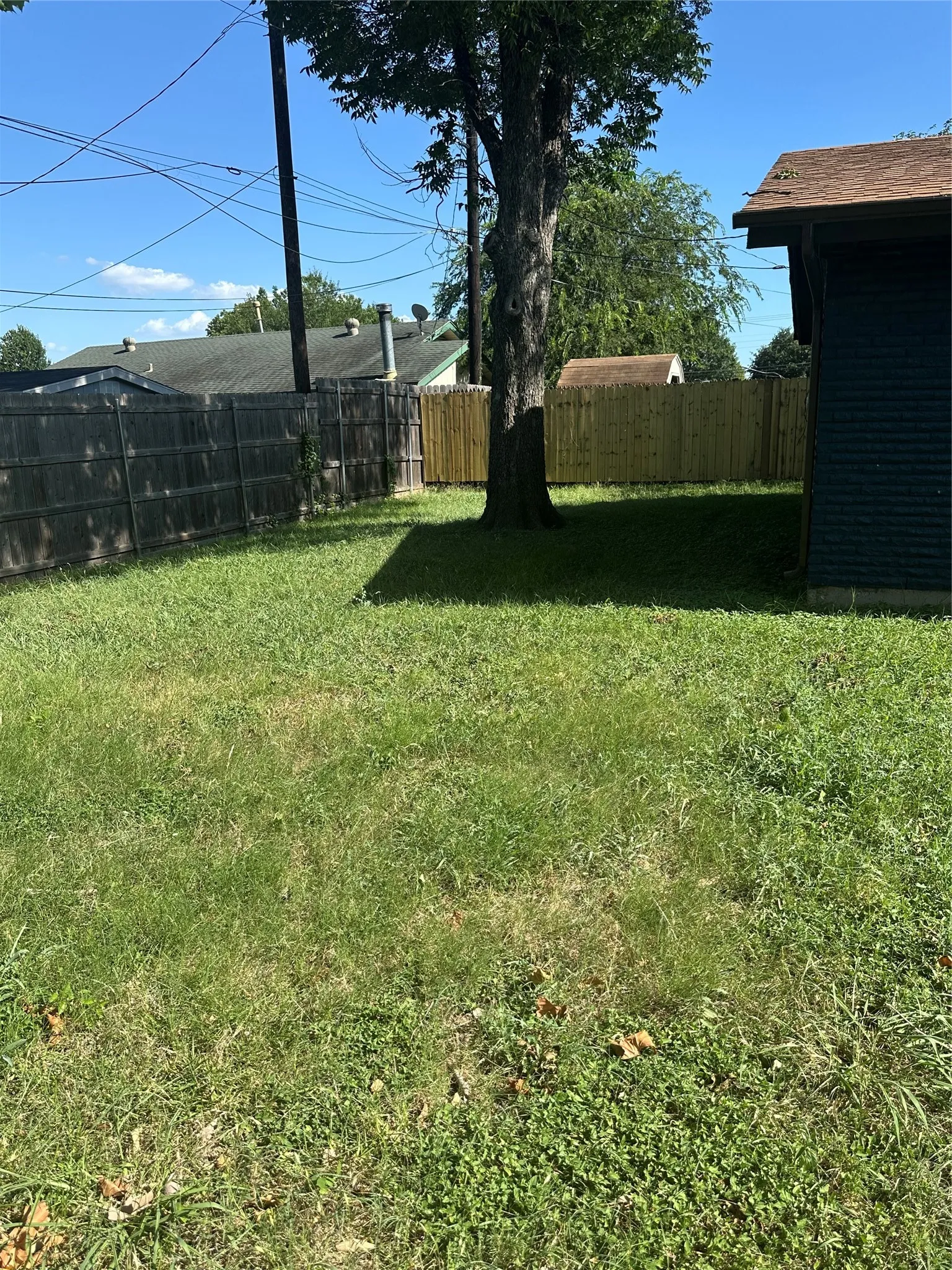 Single Family Residence For Rent in Dallas County , 3508 Foxcroft Street, Irving, Texas 75062, 4 Bedroom, 2 Bathroom, 2 Garage spaces, 1,534 Sqft, built in 1959, mls#21319491, Real Estate Agent in Irving, Homes For Rent in Dallas county, Homes For Rent in Irving, Realtor in Irving Texas, Real Estate Brokerage Independent Realty Texas, Luminita Cordes Realtor
