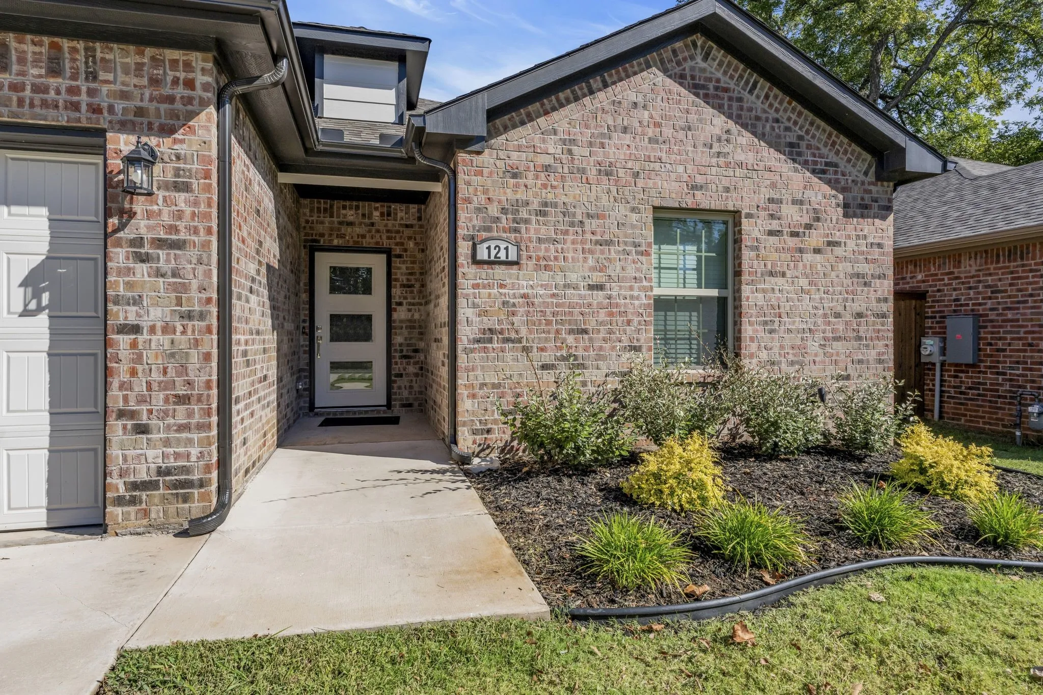 Single Family Residence For Sale in Grayson County , 121 W Morton Street, Denison, Texas 75021, 3 Bedroom, 2 Bathroom, 2 Garage spaces, 1,598 Sqft, built in 2023, mls#21319502, Real Estate Agent in Denison, Homes For Sale in Grayson county, Homes For Sale in Denison, Realtor in Denison Texas, Real Estate Brokerage Independent Realty Texas, Luminita Cordes Realtor