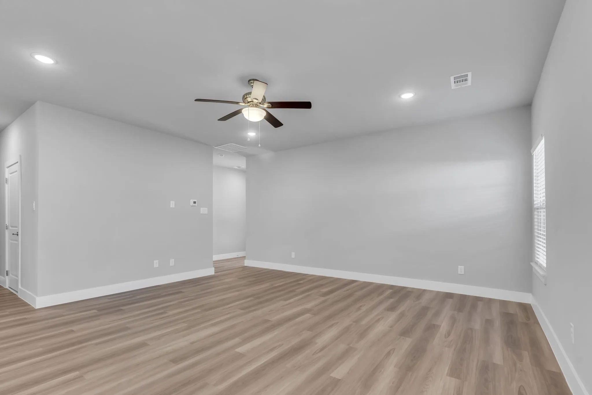 Single Family Residence For Sale in Grayson County , 121 W Morton Street, Denison, Texas 75021, 3 Bedroom, 2 Bathroom, 2 Garage spaces, 1,598 Sqft, built in 2023, mls#21319502, Real Estate Agent in Denison, Homes For Sale in Grayson county, Homes For Sale in Denison, Realtor in Denison Texas, Real Estate Brokerage Independent Realty Texas, Luminita Cordes Realtor