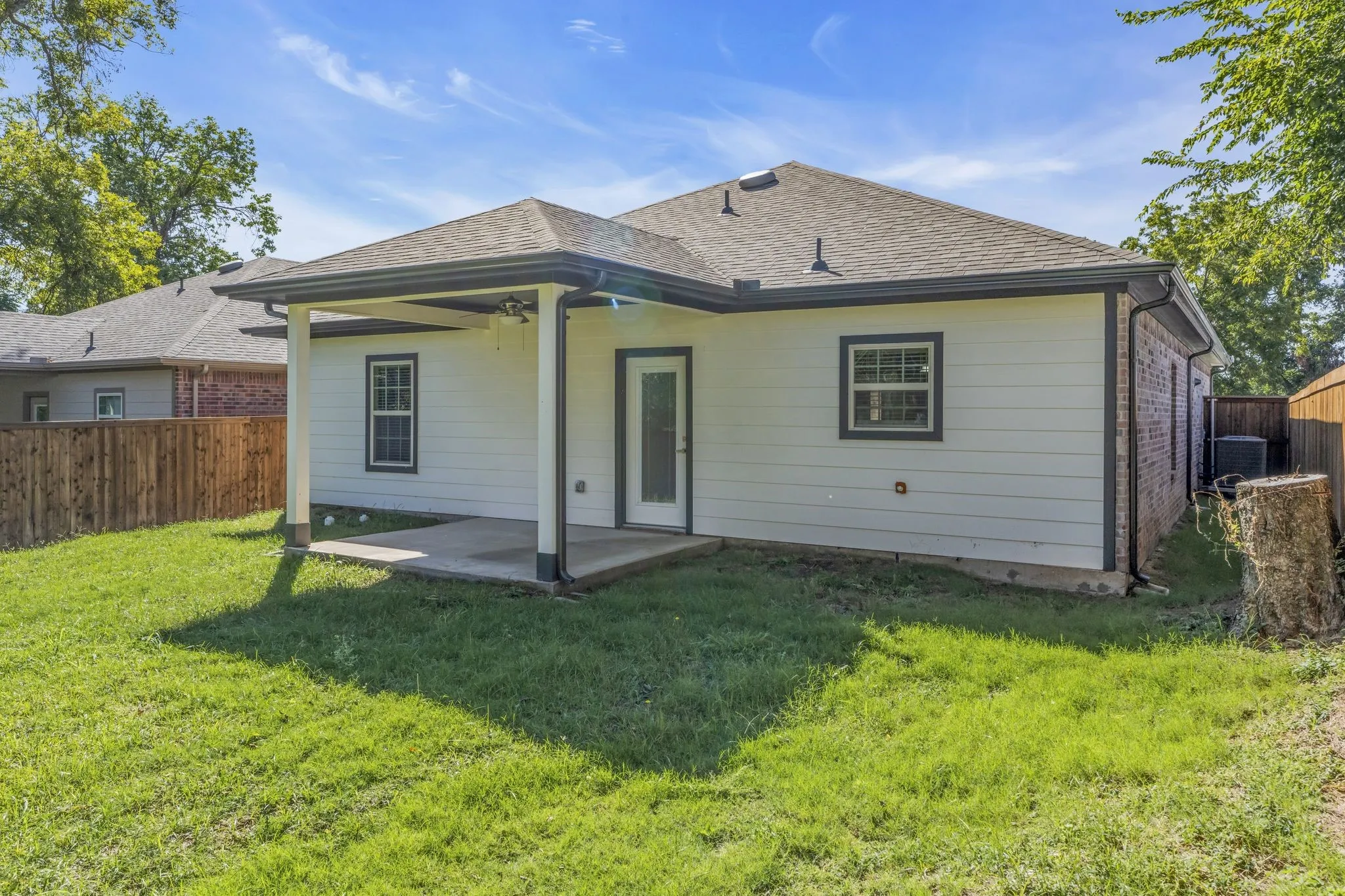 Single Family Residence For Sale in Grayson County , 121 W Morton Street, Denison, Texas 75021, 3 Bedroom, 2 Bathroom, 2 Garage spaces, 1,598 Sqft, built in 2023, mls#21319502, Real Estate Agent in Denison, Homes For Sale in Grayson county, Homes For Sale in Denison, Realtor in Denison Texas, Real Estate Brokerage Independent Realty Texas, Luminita Cordes Realtor