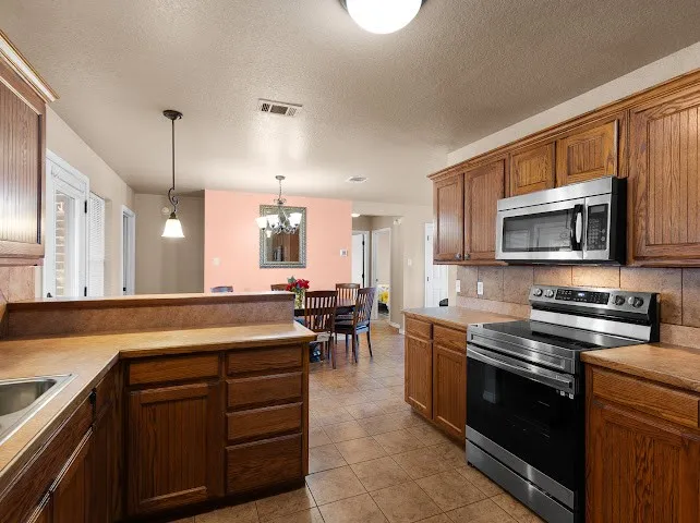 Single Family Residence For Sale in Wise County , 792 County Road 4213, Decatur, Texas 76234, 4 Bedroom, 2 Bathroom, Garage spaces, 1,459 Sqft, built in 2008, mls#21319500, Real Estate Agent in Decatur, Homes For Sale in Wise county, Homes For Sale in Decatur, Realtor in Decatur Texas, Real Estate Brokerage Independent Realty Texas, Luminita Cordes Realtor