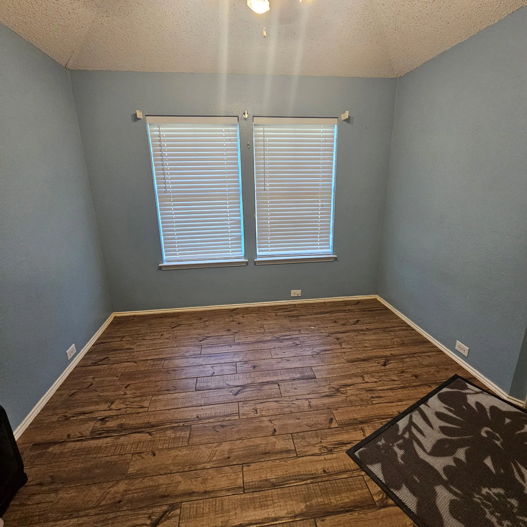 Single Family Residence For Sale in Ellis County , 421 Bluebonnet Lane, Red Oak, Texas 75154, 3 Bedroom, 2 Bathroom, 3 Garage spaces, 1,757 Sqft, built in 1998, mls#21319236, Real Estate Agent in Red Oak, Homes For Sale in Ellis county, Homes For Sale in Red Oak, Realtor in Red Oak Texas, Real Estate Brokerage Independent Realty Texas, Luminita Cordes Realtor