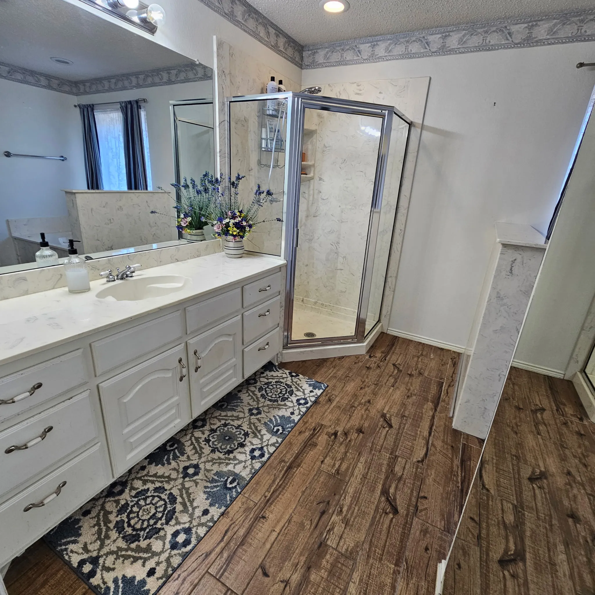 Single Family Residence For Sale in Ellis County , 421 Bluebonnet Lane, Red Oak, Texas 75154, 3 Bedroom, 2 Bathroom, 3 Garage spaces, 1,757 Sqft, built in 1998, mls#21319236, Real Estate Agent in Red Oak, Homes For Sale in Ellis county, Homes For Sale in Red Oak, Realtor in Red Oak Texas, Real Estate Brokerage Independent Realty Texas, Luminita Cordes Realtor