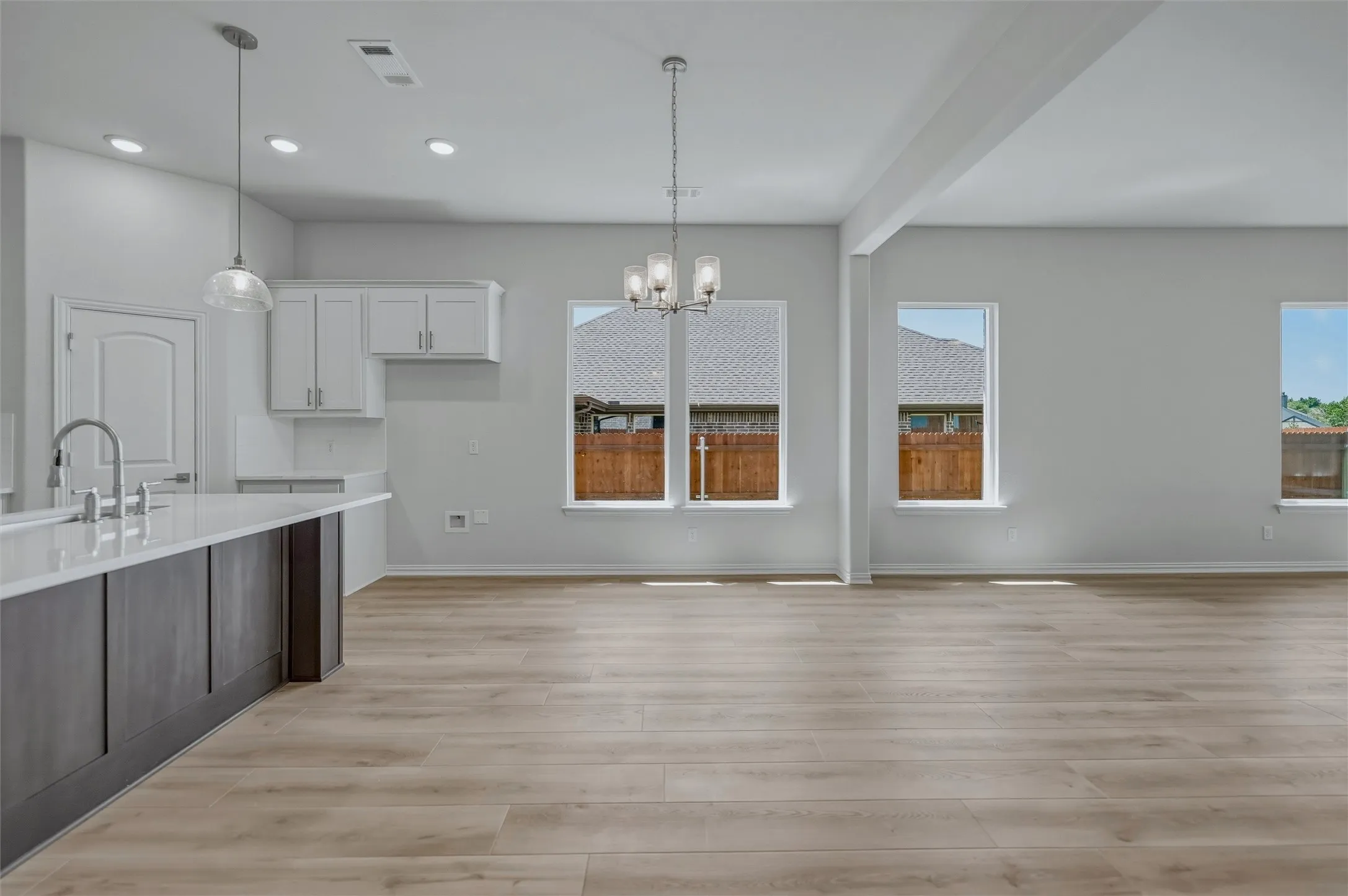 Single Family Residence For Sale in Parker County , 509 Vista Ridge Drive, Weatherford, Texas 76087, 3 Bedroom, 2 Bathroom, 2 Garage spaces, 1,998 Sqft, built in 2026, mls#21319512, Real Estate Agent in Weatherford, Homes For Sale in Parker county, Homes For Sale in Weatherford, Realtor in Weatherford Texas, Real Estate Brokerage Independent Realty Texas, Luminita Cordes Realtor