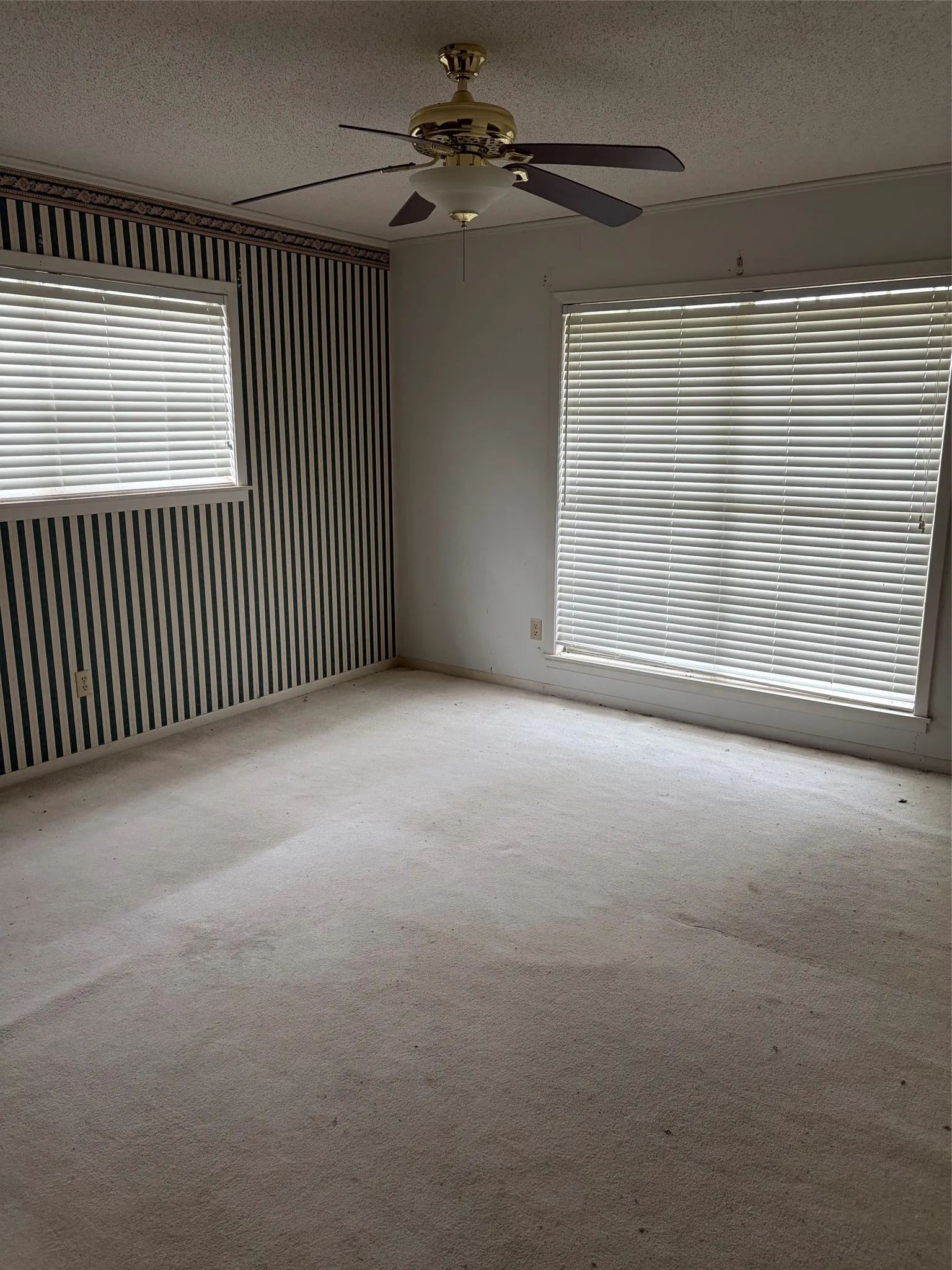 Single Family Residence For Sale in Limestone County , 609 S Ross Avenue, Mexia, Texas 76667, 3 Bedroom, 2 Bathroom, 2 Garage spaces, 2,346 Sqft, built in 1989, mls#21319516, Real Estate Agent in Mexia, Homes For Sale in Limestone county, Homes For Sale in Mexia, Realtor in Mexia Texas, Real Estate Brokerage Independent Realty Texas, Luminita Cordes Realtor