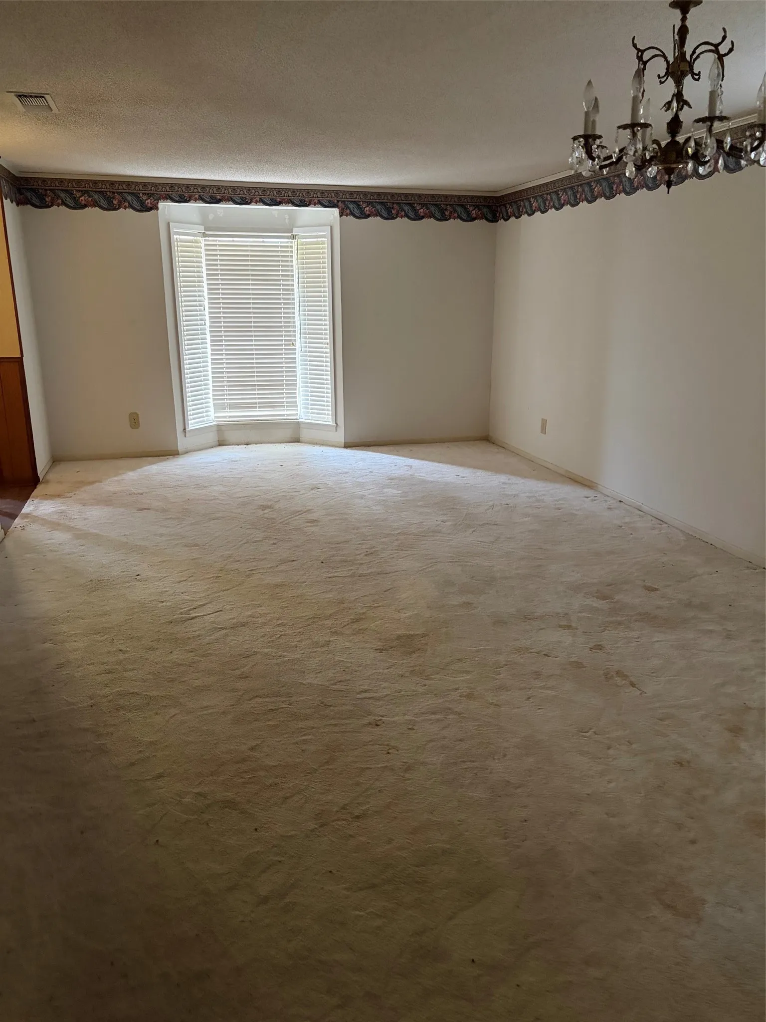Single Family Residence For Sale in Limestone County , 609 S Ross Avenue, Mexia, Texas 76667, 3 Bedroom, 2 Bathroom, 2 Garage spaces, 2,346 Sqft, built in 1989, mls#21319516, Real Estate Agent in Mexia, Homes For Sale in Limestone county, Homes For Sale in Mexia, Realtor in Mexia Texas, Real Estate Brokerage Independent Realty Texas, Luminita Cordes Realtor
