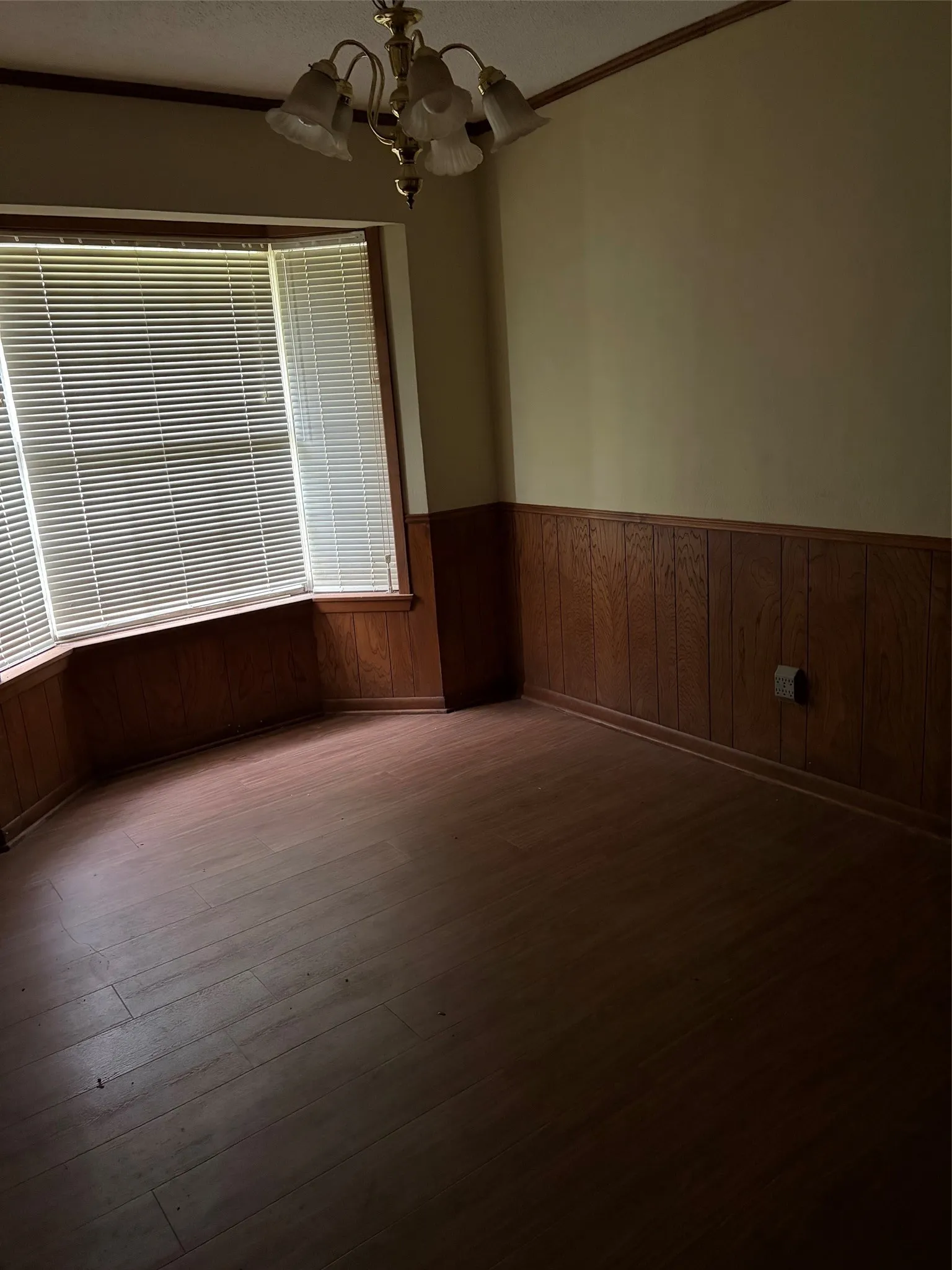 Single Family Residence For Sale in Limestone County , 609 S Ross Avenue, Mexia, Texas 76667, 3 Bedroom, 2 Bathroom, 2 Garage spaces, 2,346 Sqft, built in 1989, mls#21319516, Real Estate Agent in Mexia, Homes For Sale in Limestone county, Homes For Sale in Mexia, Realtor in Mexia Texas, Real Estate Brokerage Independent Realty Texas, Luminita Cordes Realtor
