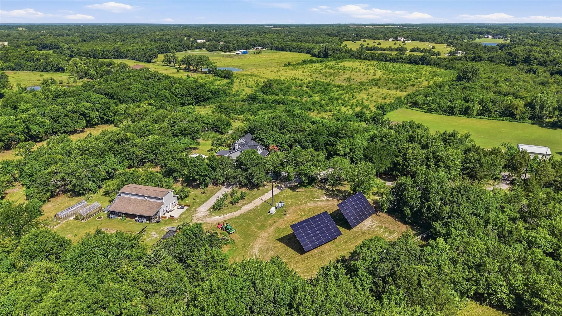 Single Family Residence For Sale in Grayson County , 3260 Bethel Cannon Road, Van Alstyne, Texas 75495, 4 Bedroom, 5 Bathroom, 2 Garage spaces, 3,616 Sqft, built in 1994, mls#21316166, Real Estate Agent in Van Alstyne, Homes For Sale in Grayson county, Homes For Sale in Van Alstyne, Realtor in Van Alstyne Texas, Real Estate Brokerage Independent Realty Texas, Luminita Cordes Realtor