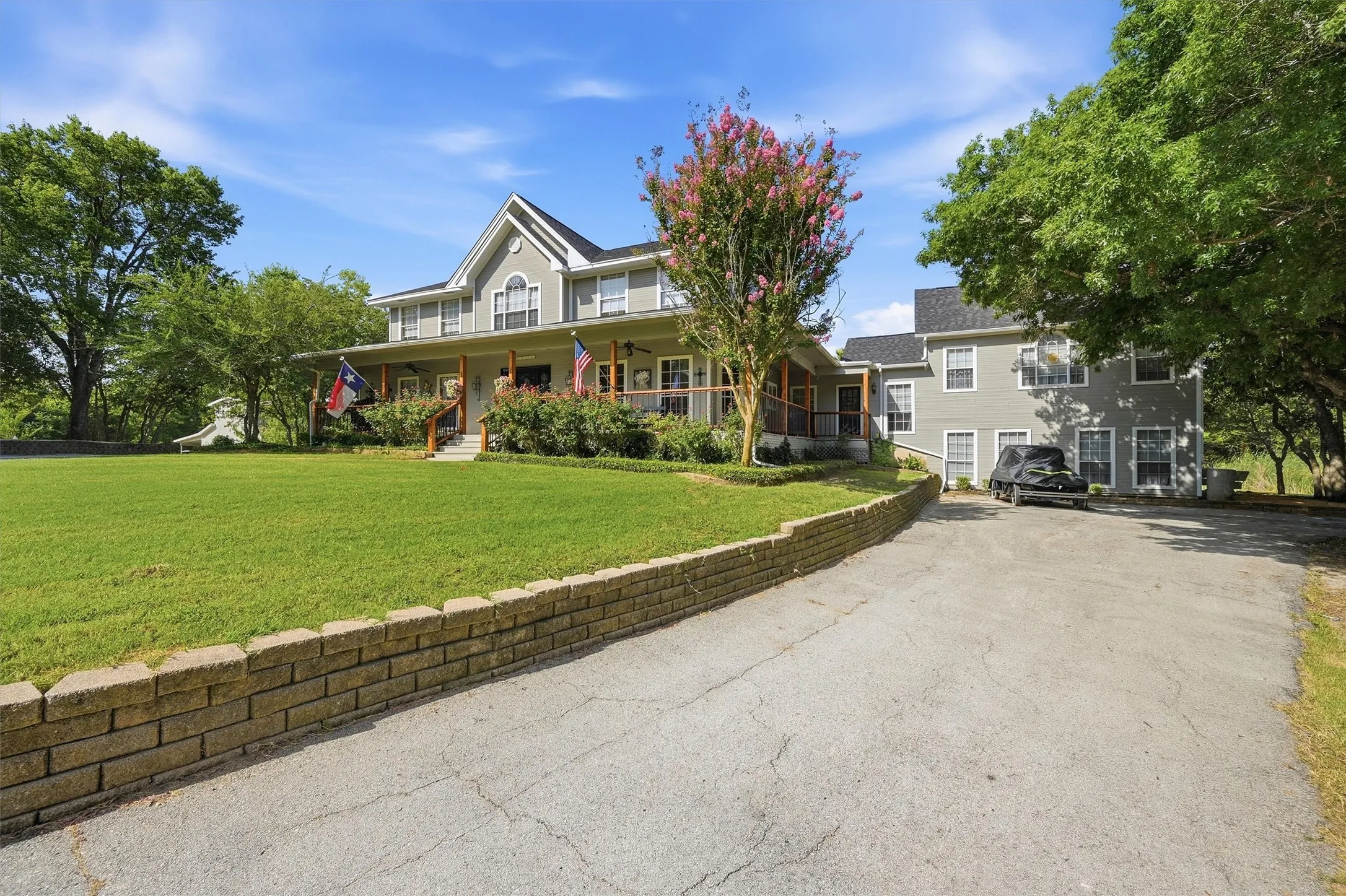 Single Family Residence For Sale in Grayson County , 3260 Bethel Cannon Road, Van Alstyne, Texas 75495, 4 Bedroom, 5 Bathroom, 2 Garage spaces, 3,616 Sqft, built in 1994, mls#21316166, Real Estate Agent in Van Alstyne, Homes For Sale in Grayson county, Homes For Sale in Van Alstyne, Realtor in Van Alstyne Texas, Real Estate Brokerage Independent Realty Texas, Luminita Cordes Realtor