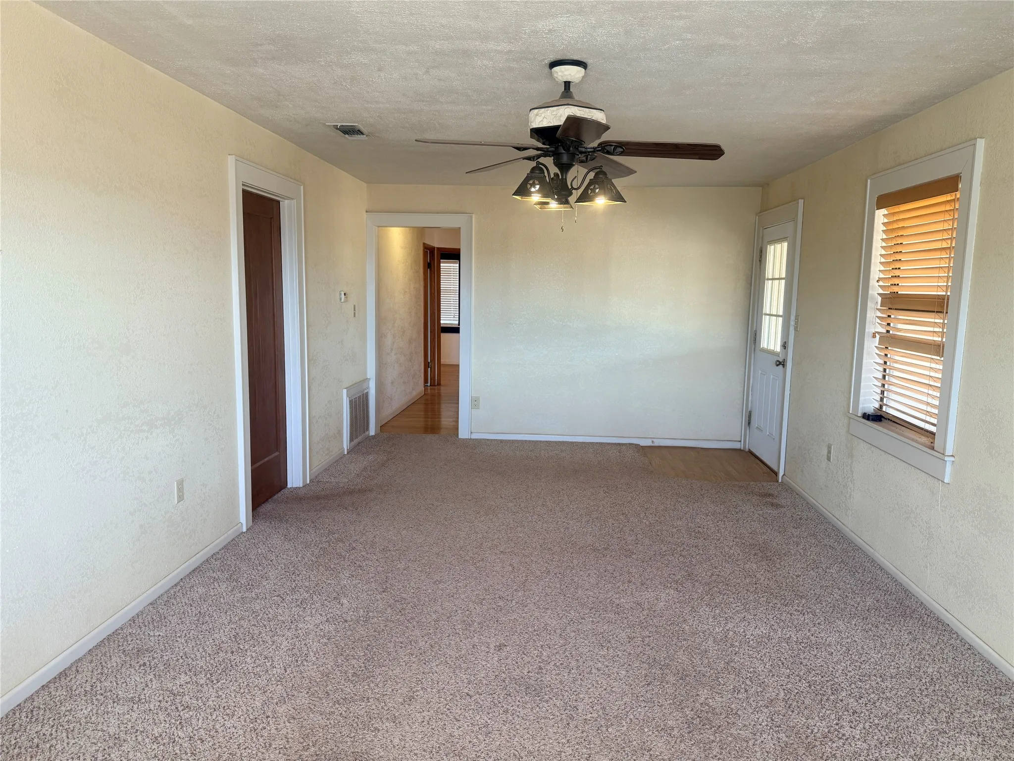 Single Family Residence For Sale in Stonewall County , 901 S Washington Avenue, Aspermont, Texas 79502, 3 Bedroom, 2 Bathroom, Garage spaces, 1,488 Sqft, built in 1950, mls#21316912, Real Estate Agent in Aspermont, Homes For Sale in Stonewall county, Homes For Sale in Aspermont, Realtor in Aspermont Texas, Real Estate Brokerage Independent Realty Texas, Luminita Cordes Realtor