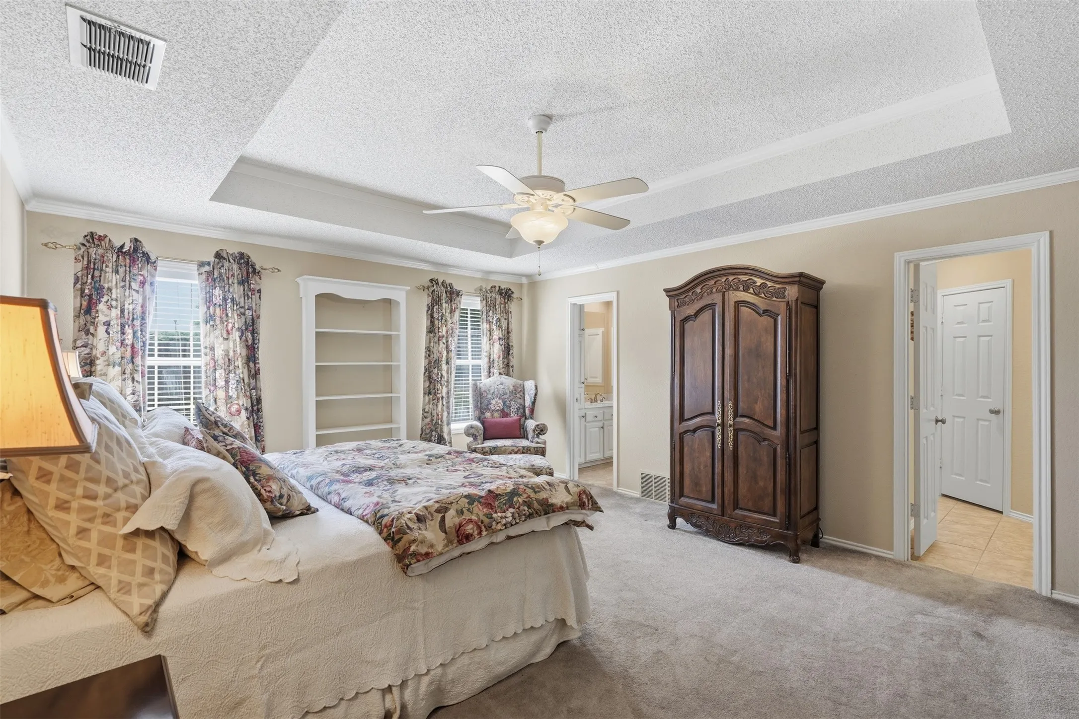 Single Family Residence For Sale in Johnson County , 907 Hemphill Drive, Cleburne, Texas 76033, 4 Bedroom, 3 Bathroom, 2 Garage spaces, 3,100 Sqft, built in 1987, mls#21318333, Real Estate Agent in Cleburne, Homes For Sale in Johnson county, Homes For Sale in Cleburne, Realtor in Cleburne Texas, Real Estate Brokerage Independent Realty Texas, Luminita Cordes Realtor