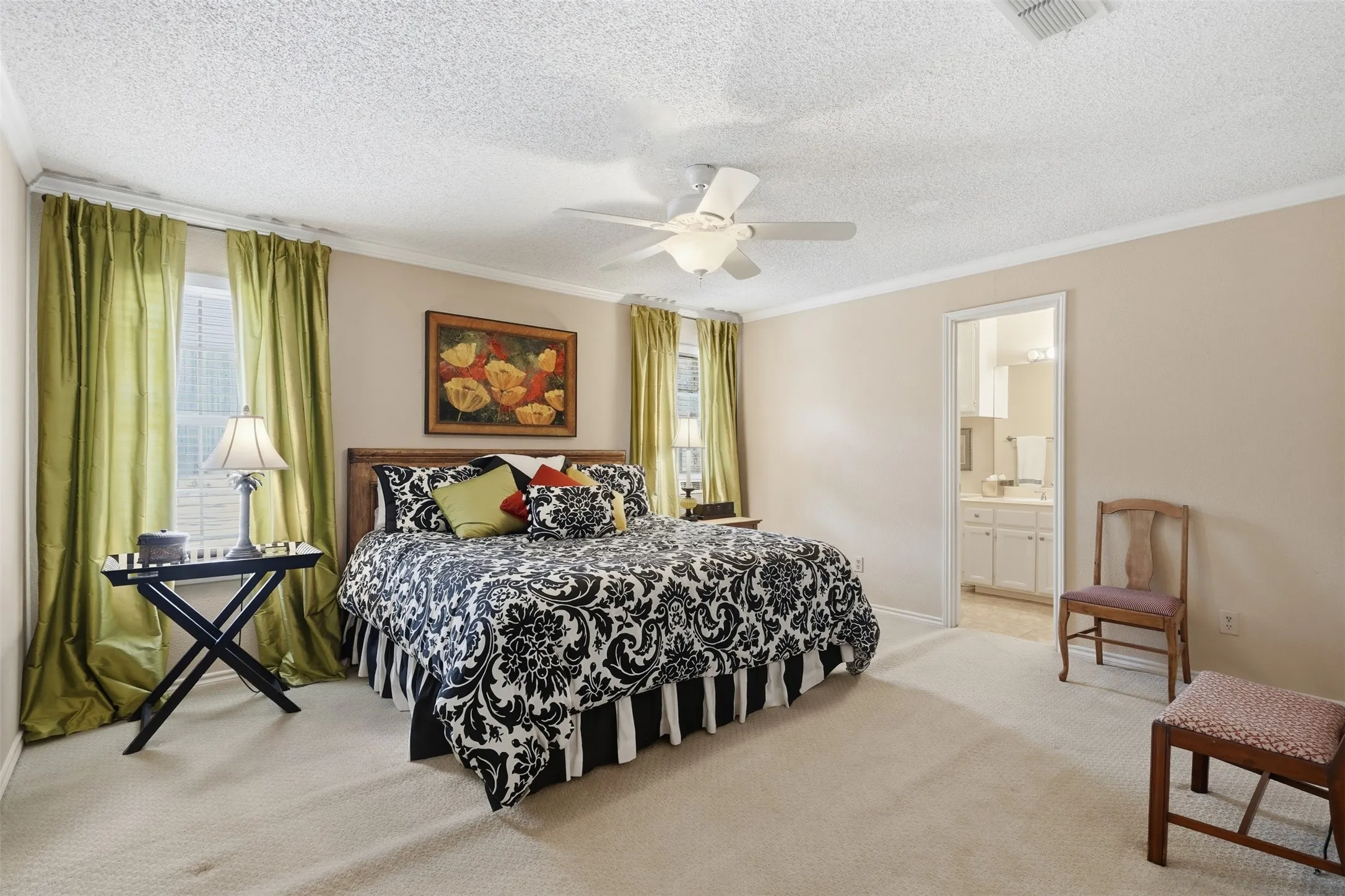 Single Family Residence For Sale in Johnson County , 907 Hemphill Drive, Cleburne, Texas 76033, 4 Bedroom, 3 Bathroom, 2 Garage spaces, 3,100 Sqft, built in 1987, mls#21318333, Real Estate Agent in Cleburne, Homes For Sale in Johnson county, Homes For Sale in Cleburne, Realtor in Cleburne Texas, Real Estate Brokerage Independent Realty Texas, Luminita Cordes Realtor