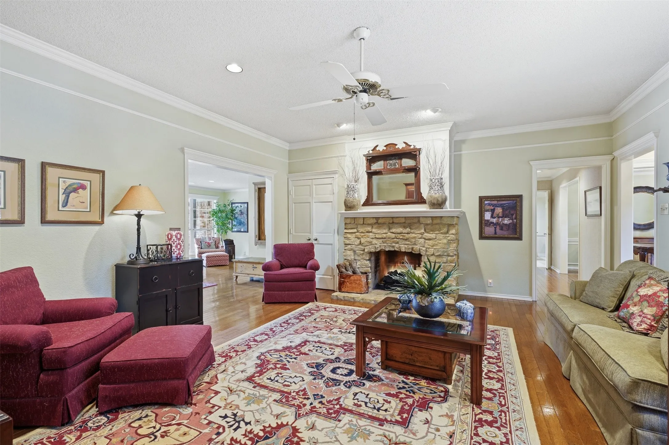 Single Family Residence For Sale in Johnson County , 907 Hemphill Drive, Cleburne, Texas 76033, 4 Bedroom, 3 Bathroom, 2 Garage spaces, 3,100 Sqft, built in 1987, mls#21318333, Real Estate Agent in Cleburne, Homes For Sale in Johnson county, Homes For Sale in Cleburne, Realtor in Cleburne Texas, Real Estate Brokerage Independent Realty Texas, Luminita Cordes Realtor