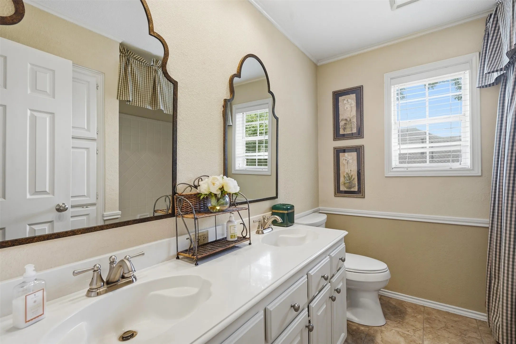 Single Family Residence For Sale in Johnson County , 907 Hemphill Drive, Cleburne, Texas 76033, 4 Bedroom, 3 Bathroom, 2 Garage spaces, 3,100 Sqft, built in 1987, mls#21318333, Real Estate Agent in Cleburne, Homes For Sale in Johnson county, Homes For Sale in Cleburne, Realtor in Cleburne Texas, Real Estate Brokerage Independent Realty Texas, Luminita Cordes Realtor