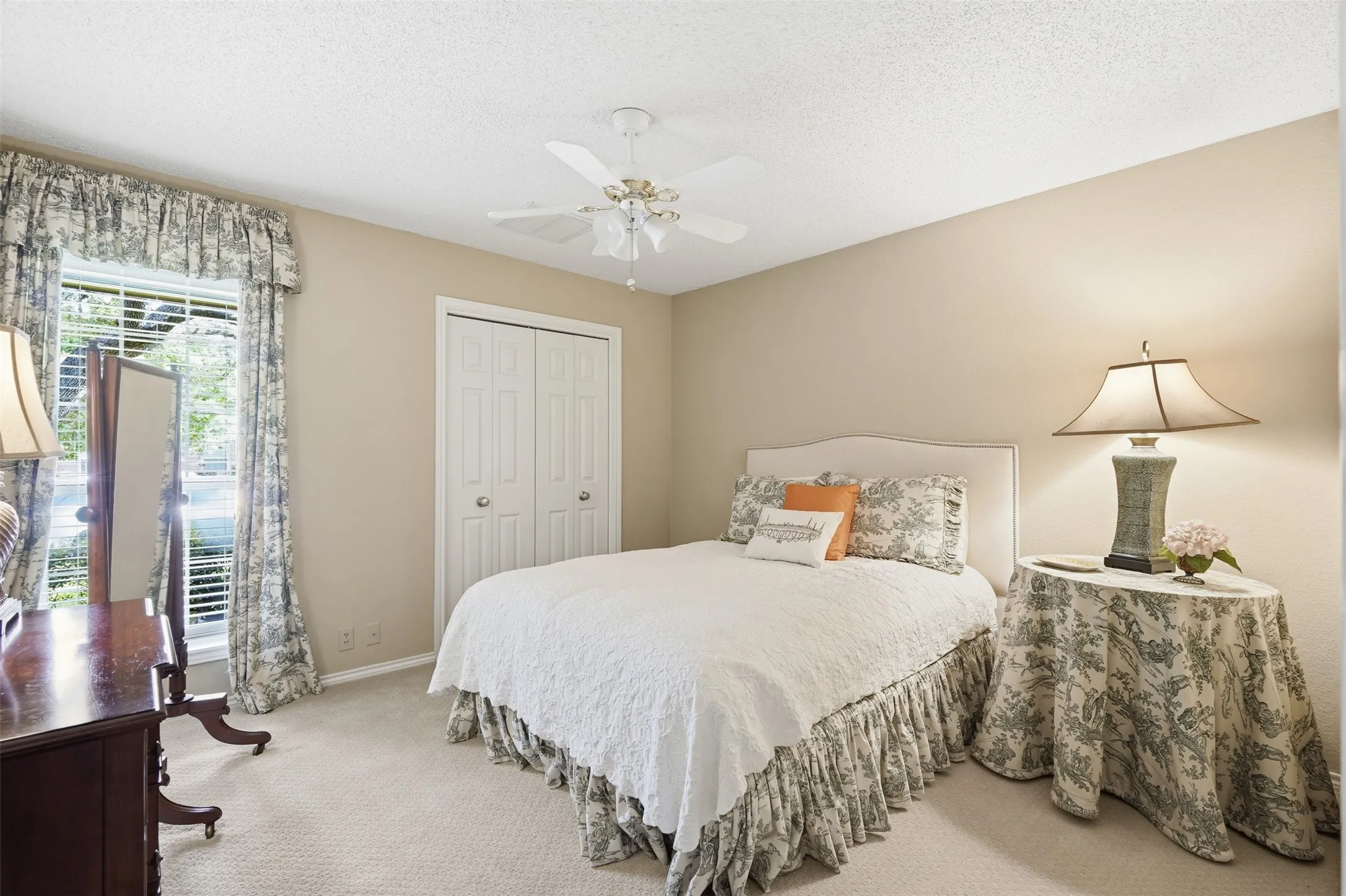Single Family Residence For Sale in Johnson County , 907 Hemphill Drive, Cleburne, Texas 76033, 4 Bedroom, 3 Bathroom, 2 Garage spaces, 3,100 Sqft, built in 1987, mls#21318333, Real Estate Agent in Cleburne, Homes For Sale in Johnson county, Homes For Sale in Cleburne, Realtor in Cleburne Texas, Real Estate Brokerage Independent Realty Texas, Luminita Cordes Realtor