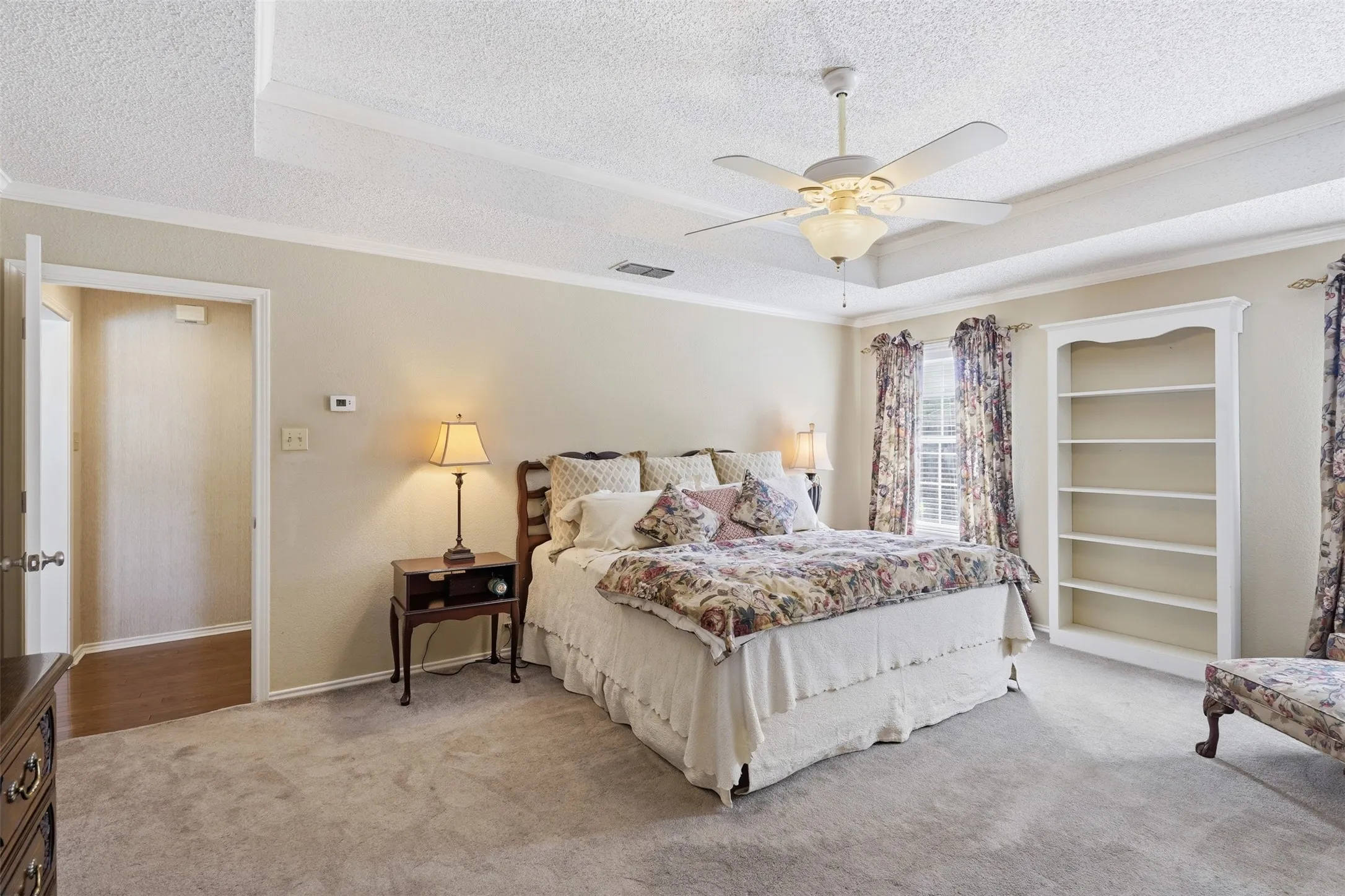 Single Family Residence For Sale in Johnson County , 907 Hemphill Drive, Cleburne, Texas 76033, 4 Bedroom, 3 Bathroom, 2 Garage spaces, 3,100 Sqft, built in 1987, mls#21318333, Real Estate Agent in Cleburne, Homes For Sale in Johnson county, Homes For Sale in Cleburne, Realtor in Cleburne Texas, Real Estate Brokerage Independent Realty Texas, Luminita Cordes Realtor