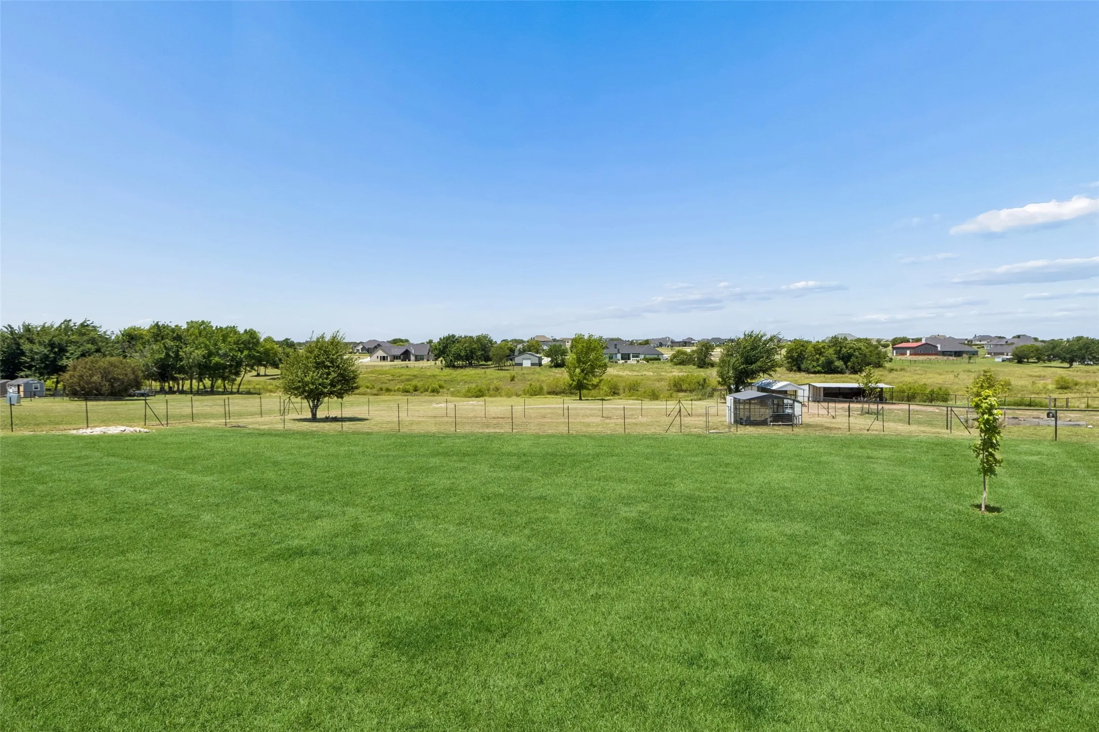 Single Family Residence For Sale in Parker County , 1107 Pioneer Crossing, Weatherford, Texas 76088, 5 Bedroom, 3 Bathroom, 3 Garage spaces, 2,563 Sqft, built in 2021, mls#21313929, Real Estate Agent in Weatherford, Homes For Sale in Parker county, Homes For Sale in Weatherford, Realtor in Weatherford Texas, Real Estate Brokerage Independent Realty Texas, Luminita Cordes Realtor