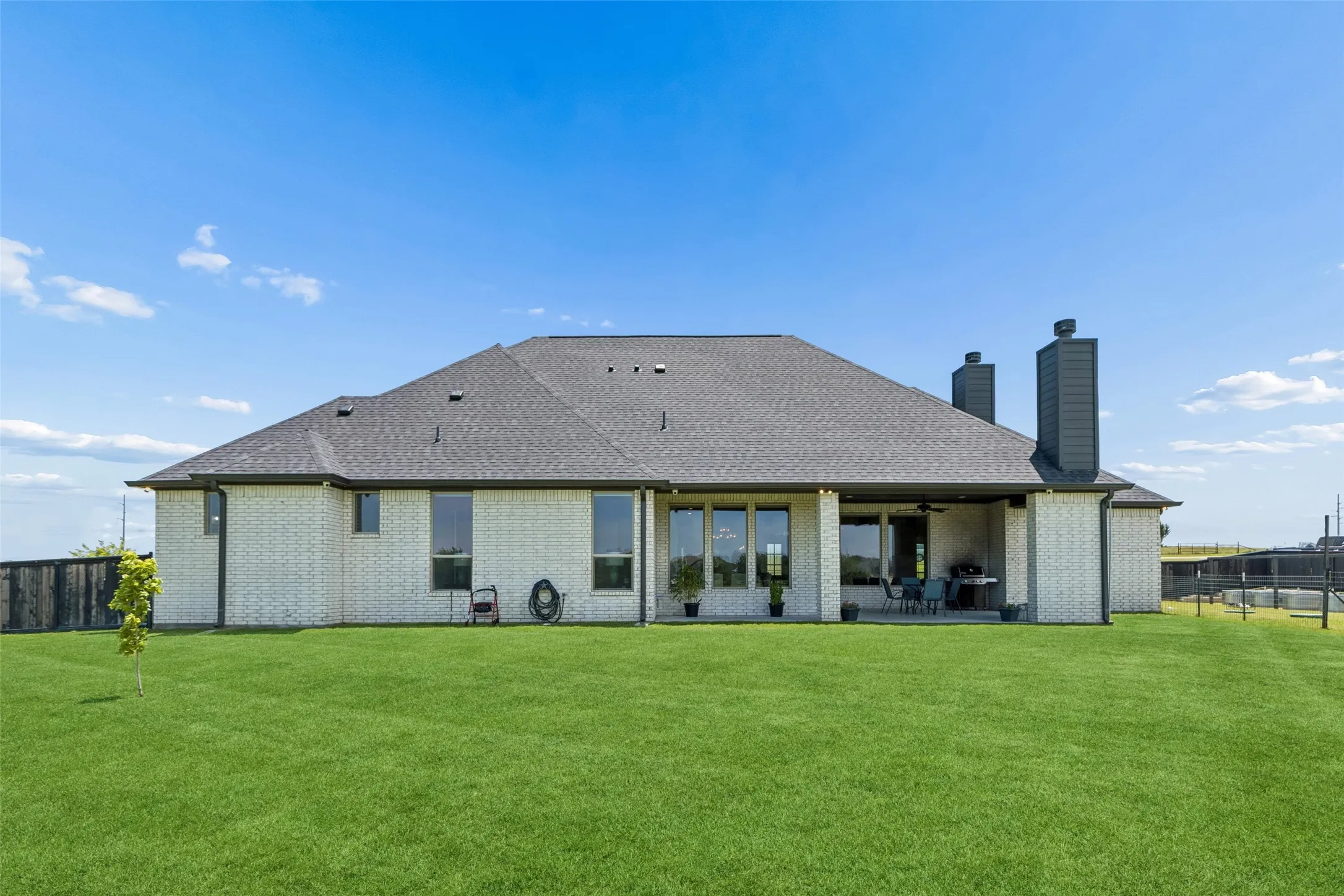 Single Family Residence For Sale in Parker County , 1107 Pioneer Crossing, Weatherford, Texas 76088, 5 Bedroom, 3 Bathroom, 3 Garage spaces, 2,563 Sqft, built in 2021, mls#21313929, Real Estate Agent in Weatherford, Homes For Sale in Parker county, Homes For Sale in Weatherford, Realtor in Weatherford Texas, Real Estate Brokerage Independent Realty Texas, Luminita Cordes Realtor