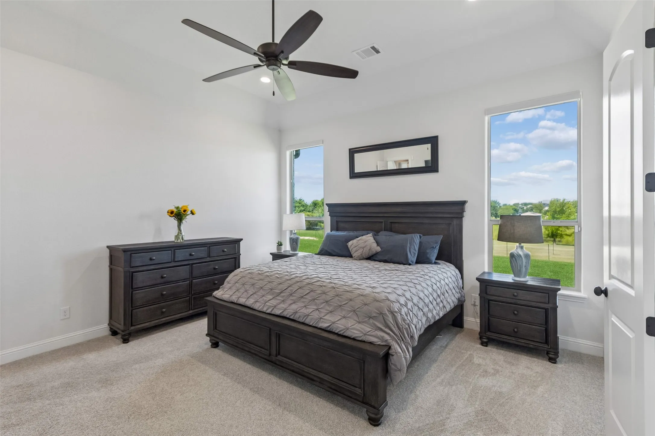 Single Family Residence For Sale in Parker County , 1107 Pioneer Crossing, Weatherford, Texas 76088, 5 Bedroom, 3 Bathroom, 3 Garage spaces, 2,563 Sqft, built in 2021, mls#21313929, Real Estate Agent in Weatherford, Homes For Sale in Parker county, Homes For Sale in Weatherford, Realtor in Weatherford Texas, Real Estate Brokerage Independent Realty Texas, Luminita Cordes Realtor
