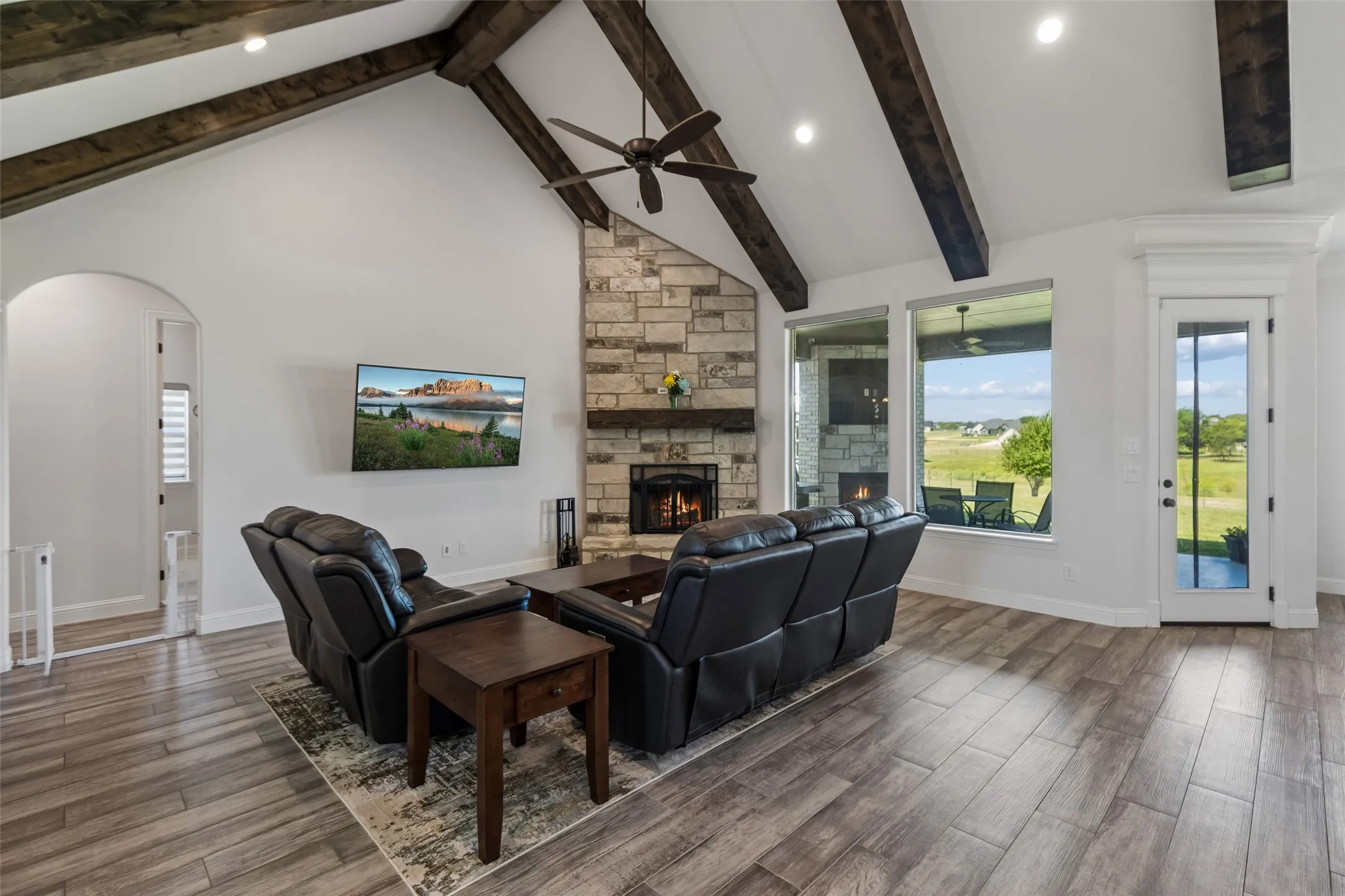 Single Family Residence For Sale in Parker County , 1107 Pioneer Crossing, Weatherford, Texas 76088, 5 Bedroom, 3 Bathroom, 3 Garage spaces, 2,563 Sqft, built in 2021, mls#21313929, Real Estate Agent in Weatherford, Homes For Sale in Parker county, Homes For Sale in Weatherford, Realtor in Weatherford Texas, Real Estate Brokerage Independent Realty Texas, Luminita Cordes Realtor
