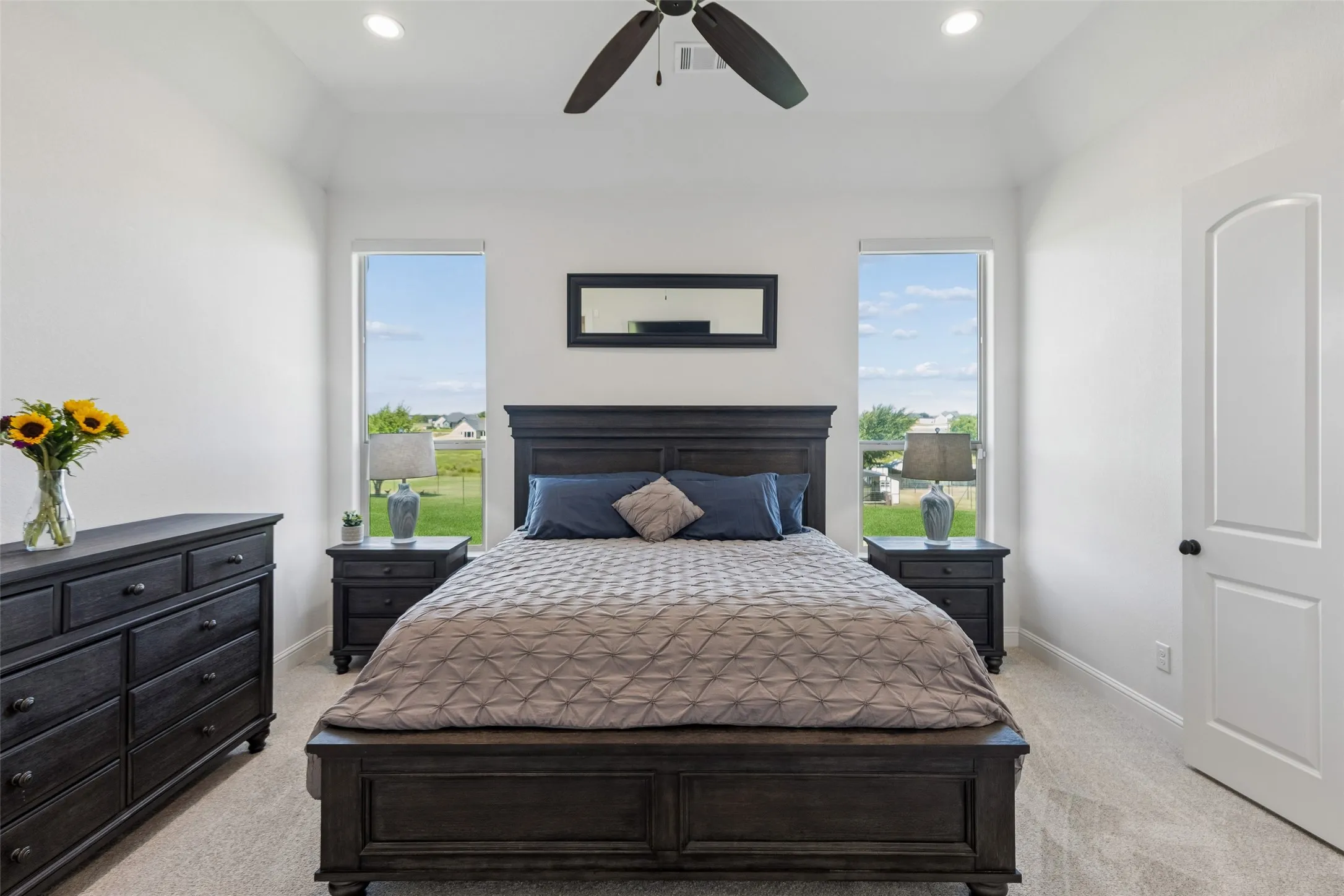 Single Family Residence For Sale in Parker County , 1107 Pioneer Crossing, Weatherford, Texas 76088, 5 Bedroom, 3 Bathroom, 3 Garage spaces, 2,563 Sqft, built in 2021, mls#21313929, Real Estate Agent in Weatherford, Homes For Sale in Parker county, Homes For Sale in Weatherford, Realtor in Weatherford Texas, Real Estate Brokerage Independent Realty Texas, Luminita Cordes Realtor