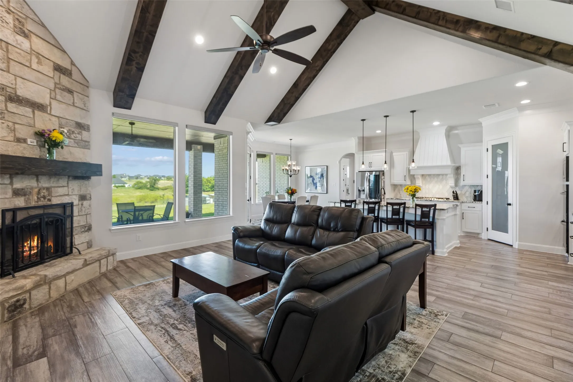 Single Family Residence For Sale in Parker County , 1107 Pioneer Crossing, Weatherford, Texas 76088, 5 Bedroom, 3 Bathroom, 3 Garage spaces, 2,563 Sqft, built in 2021, mls#21313929, Real Estate Agent in Weatherford, Homes For Sale in Parker county, Homes For Sale in Weatherford, Realtor in Weatherford Texas, Real Estate Brokerage Independent Realty Texas, Luminita Cordes Realtor