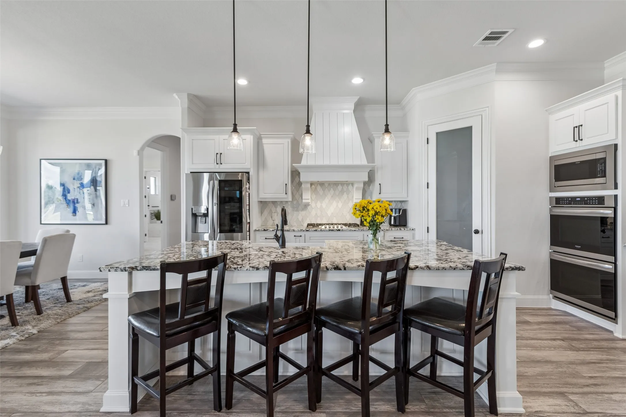 Single Family Residence For Sale in Parker County , 1107 Pioneer Crossing, Weatherford, Texas 76088, 5 Bedroom, 3 Bathroom, 3 Garage spaces, 2,563 Sqft, built in 2021, mls#21313929, Real Estate Agent in Weatherford, Homes For Sale in Parker county, Homes For Sale in Weatherford, Realtor in Weatherford Texas, Real Estate Brokerage Independent Realty Texas, Luminita Cordes Realtor