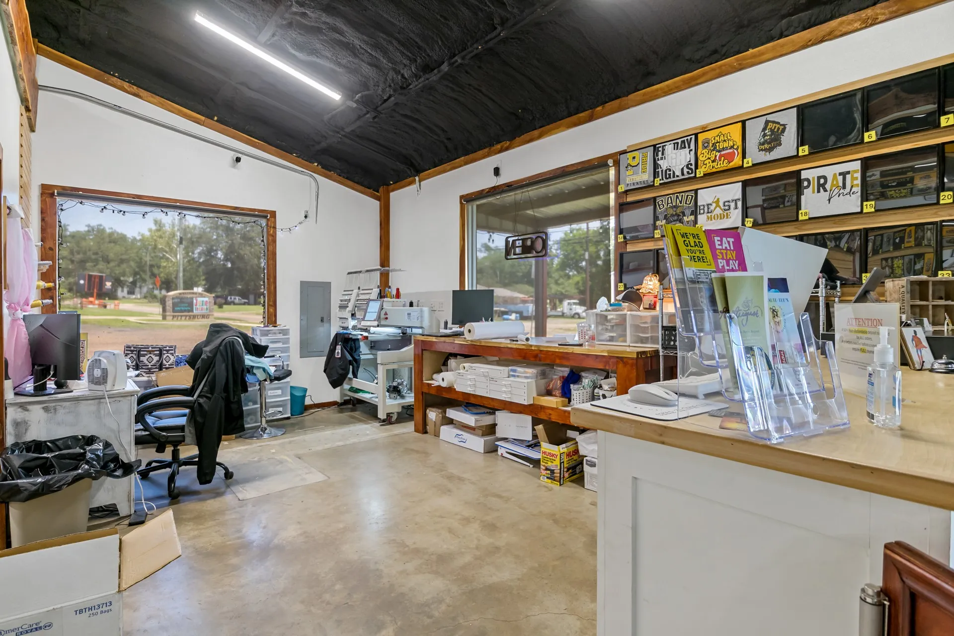 Retail For Sale in Camp County , 220 Quitman Street, Pittsburg, Texas 75686, 0, 0, Garage spaces, 0 Sqft, built in 2022, mls#21319522, Real Estate Agent in Pittsburg, Homes For Sale in Camp county, Homes For Sale in Pittsburg, Realtor in Pittsburg Texas, Real Estate Brokerage Independent Realty Texas, Luminita Cordes Realtor